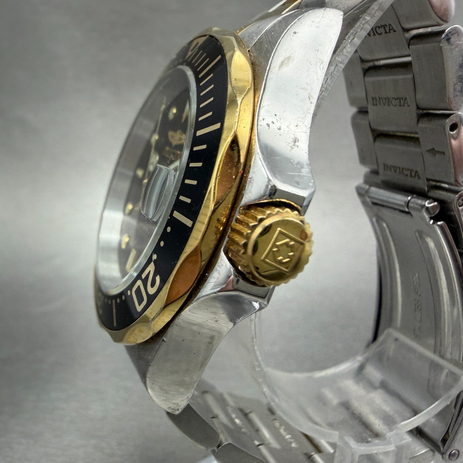 Invicta Pro Diver Watch Men 40mm Black Dial Two Tone Date 8927 Automatic Runs2