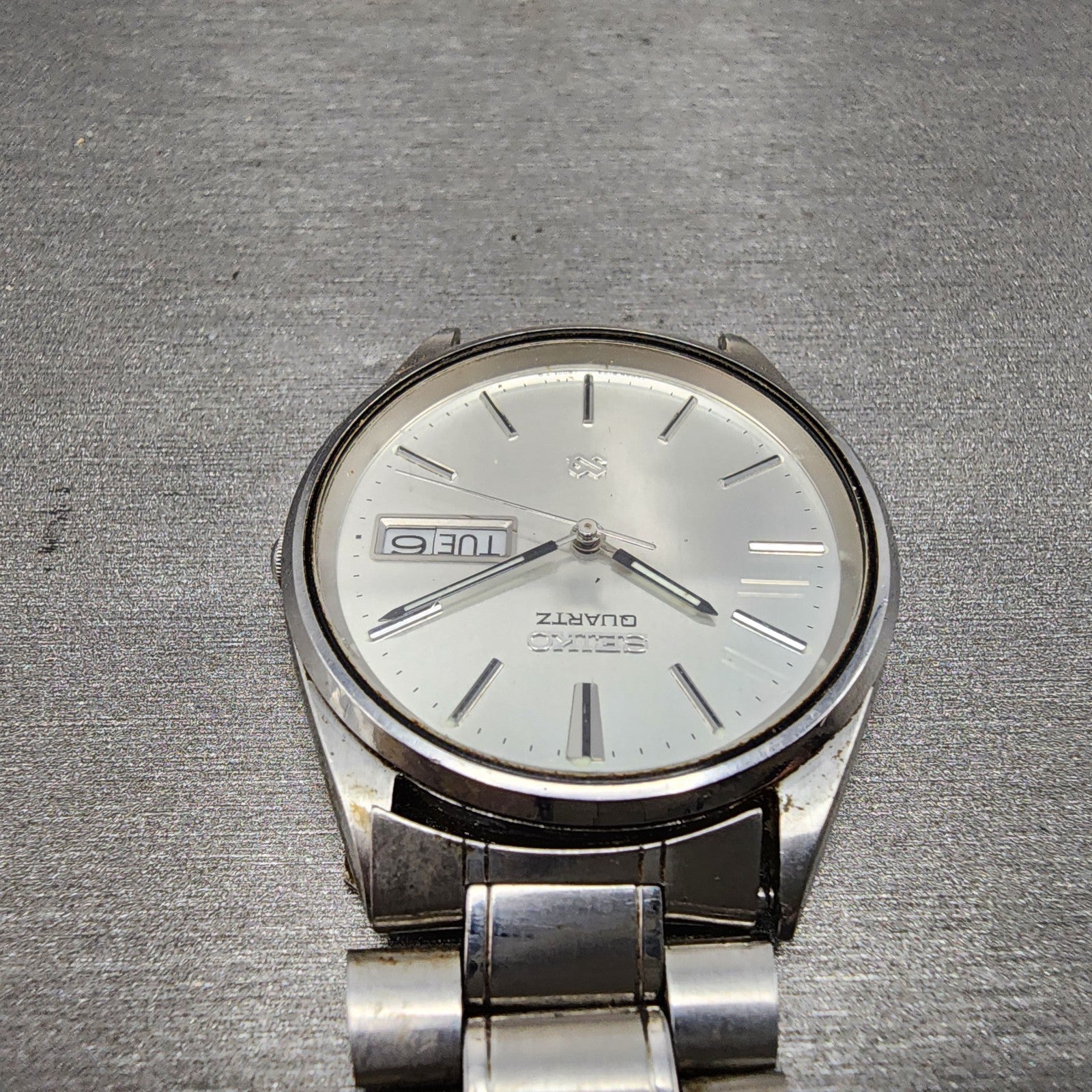 Seiko SQ Watch Men 34mm Silver Dial Silver Tone Daydate 81238009 PARTS5