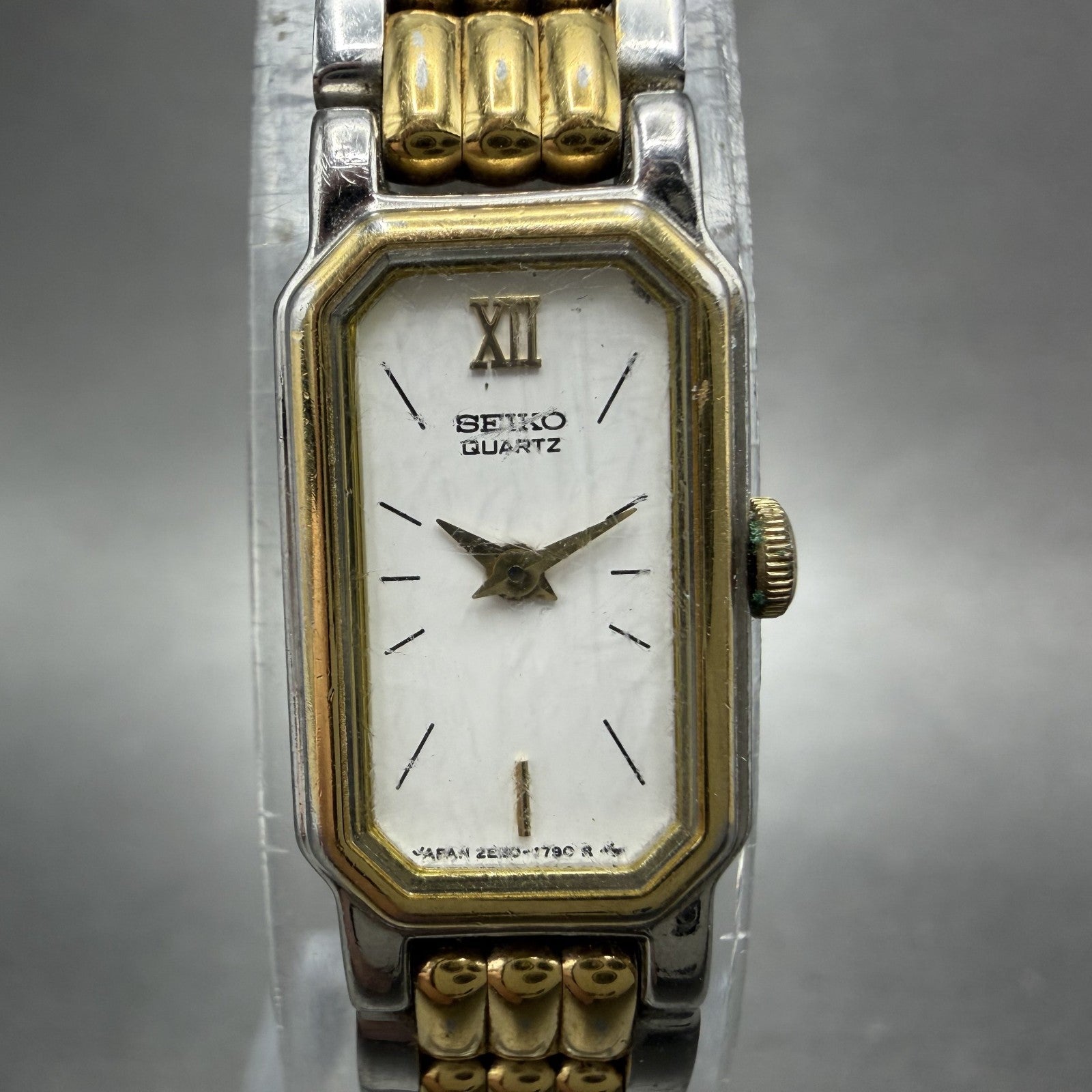 Seiko tank Watch Women 12mm White Dial Two Tone 2e20-6389 Rectangle New Battery1