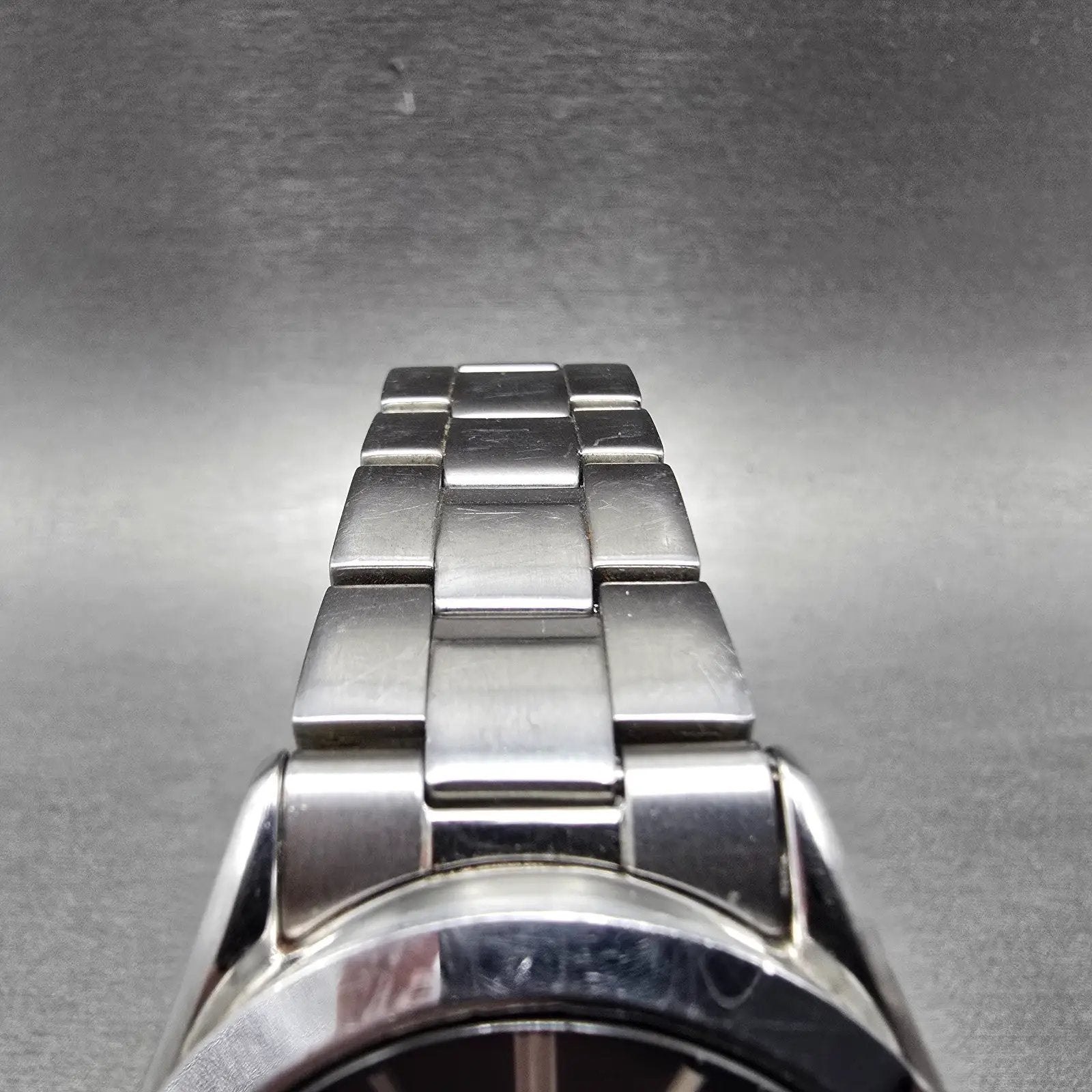 Seiko Solar Watch Men 37mm Black Dial Silver Tone Daydate Round V158-0AB0 Runs4