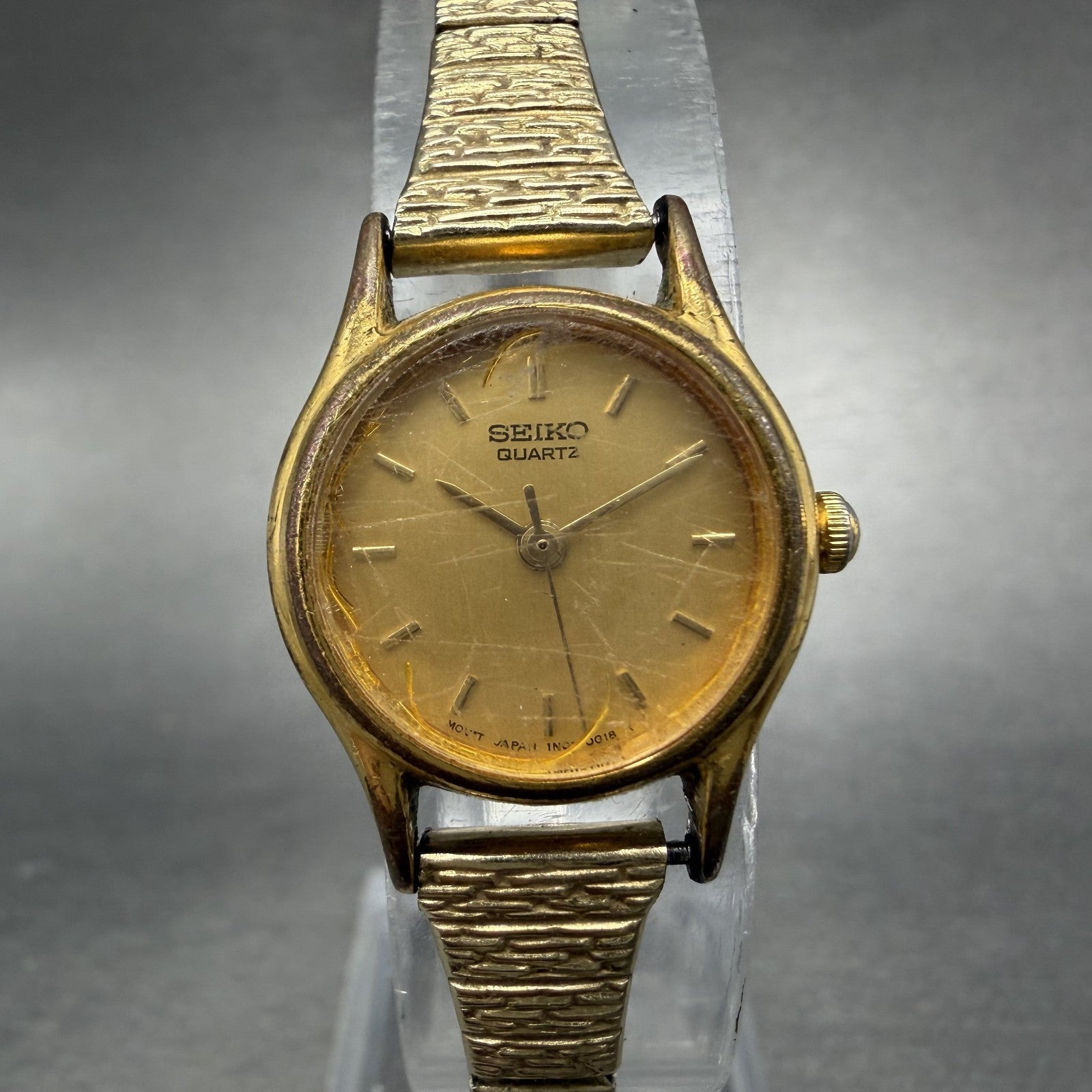 Seiko Watch Women 20mm Champagne Dial Gold Tone Round 1N01-0E19 New Battery0
