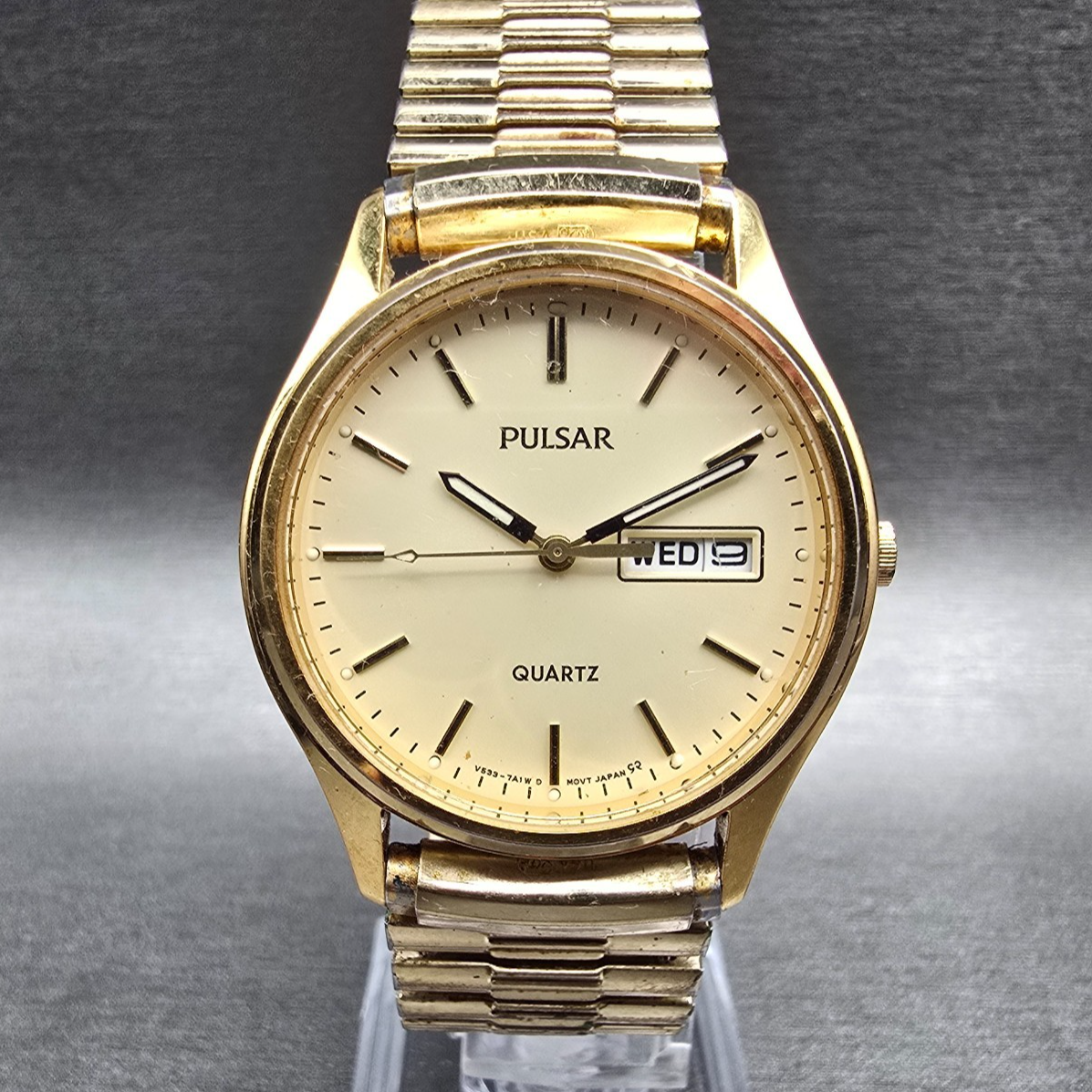 Seiko Pulsar Watch Men34mm Champagne Dial Gold Tone Daydate V533-7A30 New Batt0