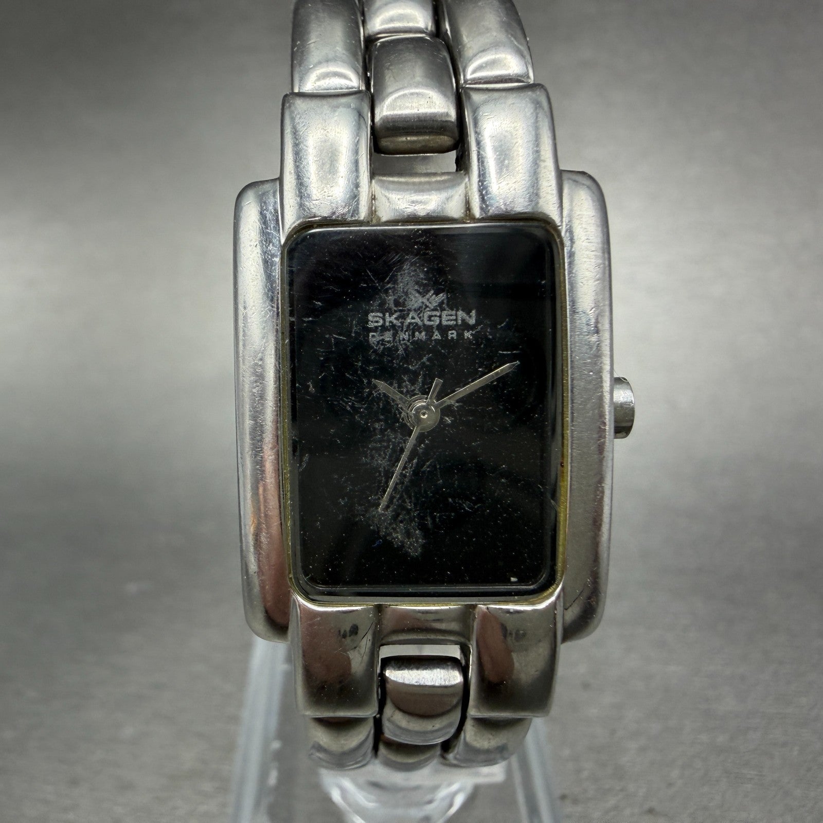 Skagen Tank Watch Women 20mm Black Dial Silver Tone Rectangle 117SSXB New Batt0