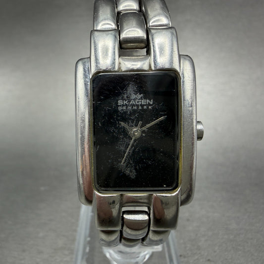 Skagen Tank Watch Women 20mm Black Dial Silver Tone Rectangle 117SSXB New Batt0