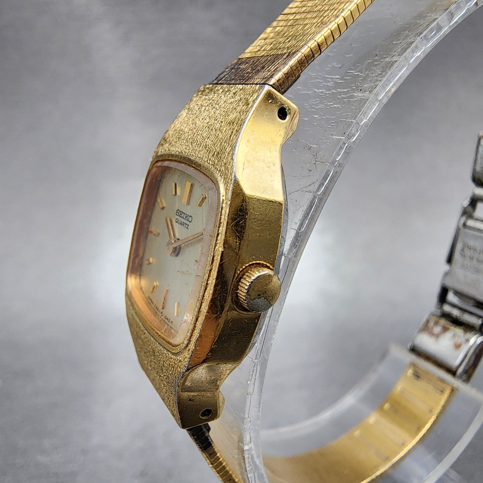 Seiko Watch Women 18mm Champagne Dial Gold Tone Rectangle 23205269 New Battery2