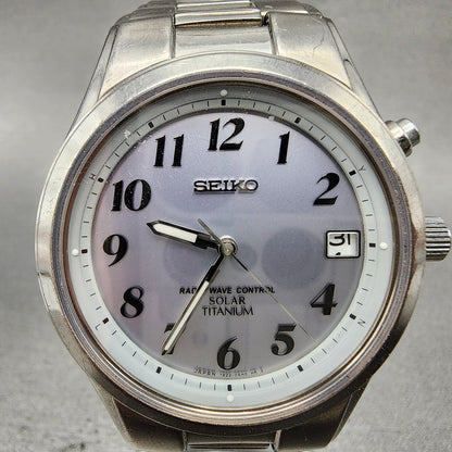 Seiko Solar Watch Men 38mm Silver Dial Titanium Atomic Date Round Runs 7B220AD02