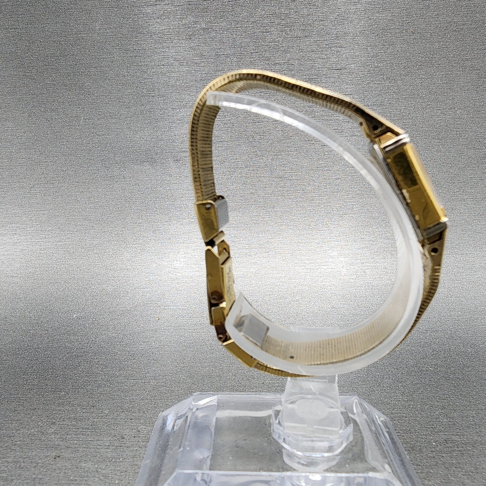 Seiko Tank Watch Women 12mm Champagne Dial Gold Tone 2e205409 New Battery8