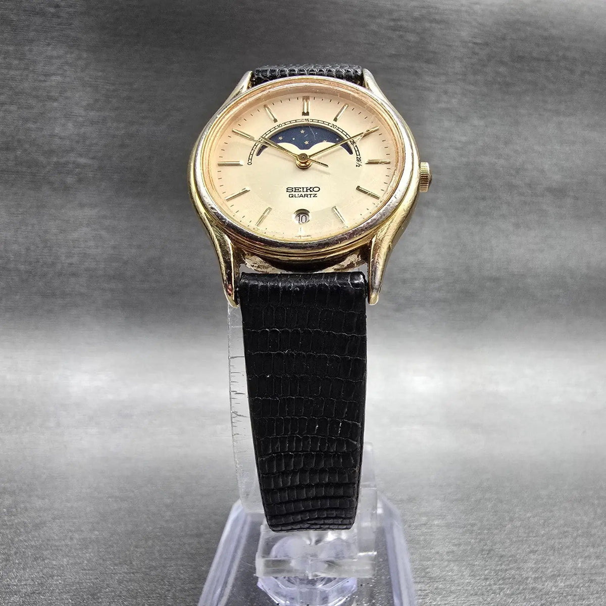 Seiko Moon Phase Watch Women 25mm Champagne Dial Gold Date 4K24-0019 New Batt 456