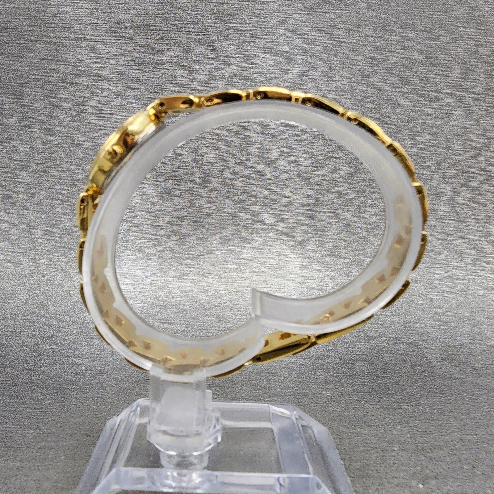 Citizen Watch Women 16mm Champagne Dial Gold Tone Oval 3220307825 New Battery6