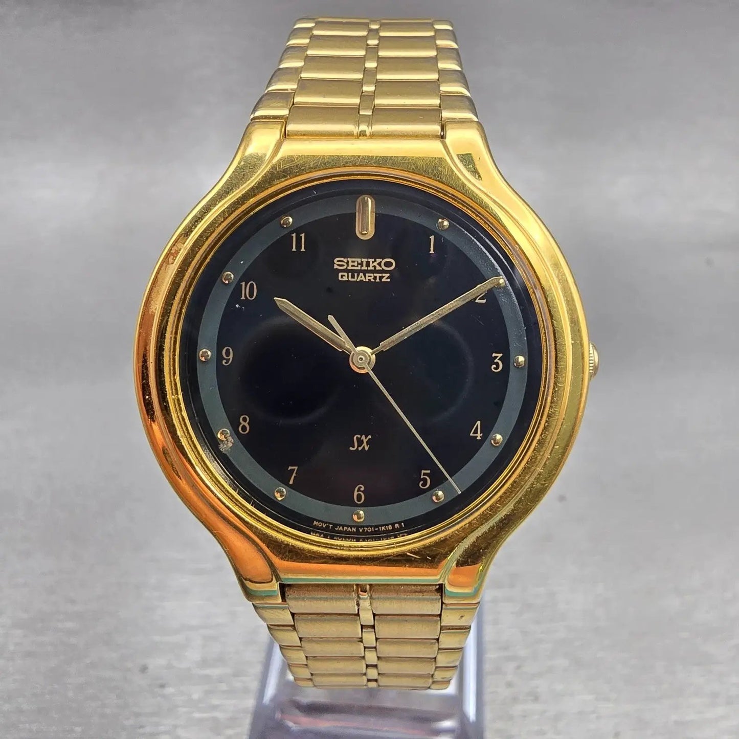 Seiko SX Watch Men 34mm Black Dial Gold Tone Round V701-6J60 New Battery Vintage0