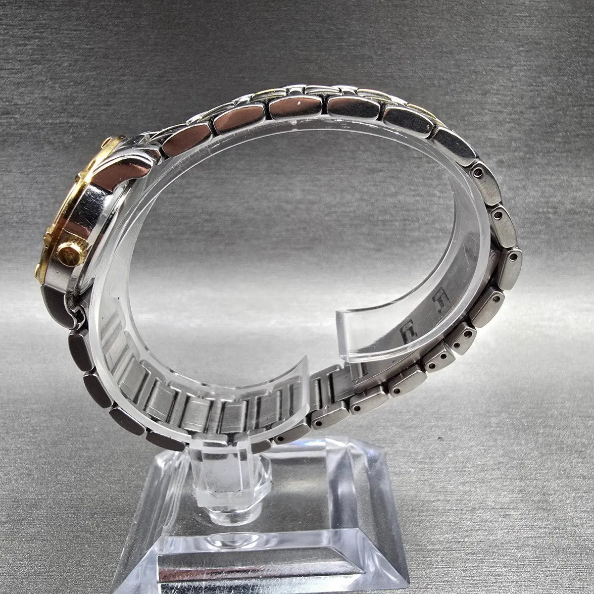 Bulova Diamond Watch Women 26mm MOP Dial Two Tone Date Round 98R107 New Batt 786