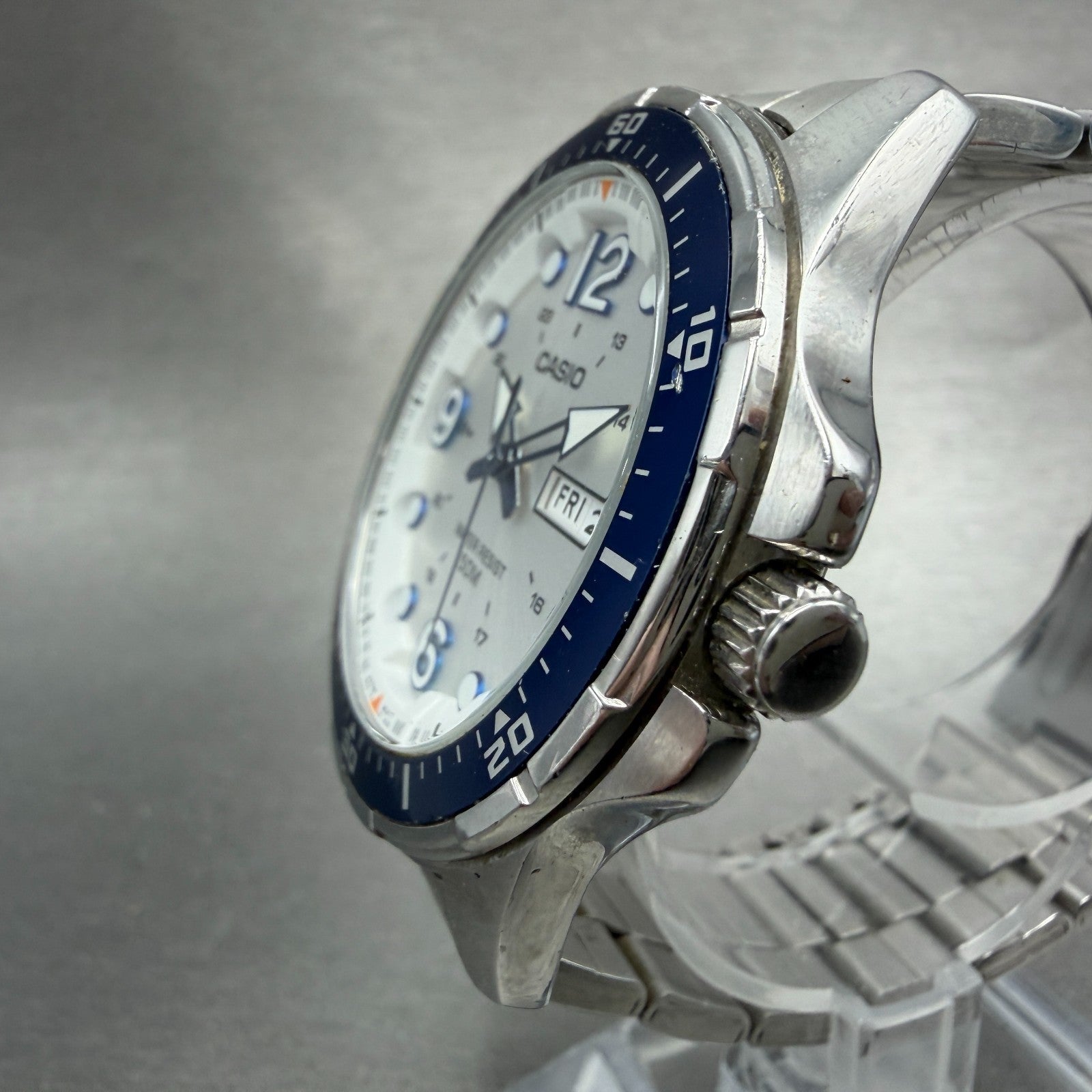 Casio Watch Men 44mm Silver Dial Silver Tone Daydate MTD-100 New Batt Blue Bezel2