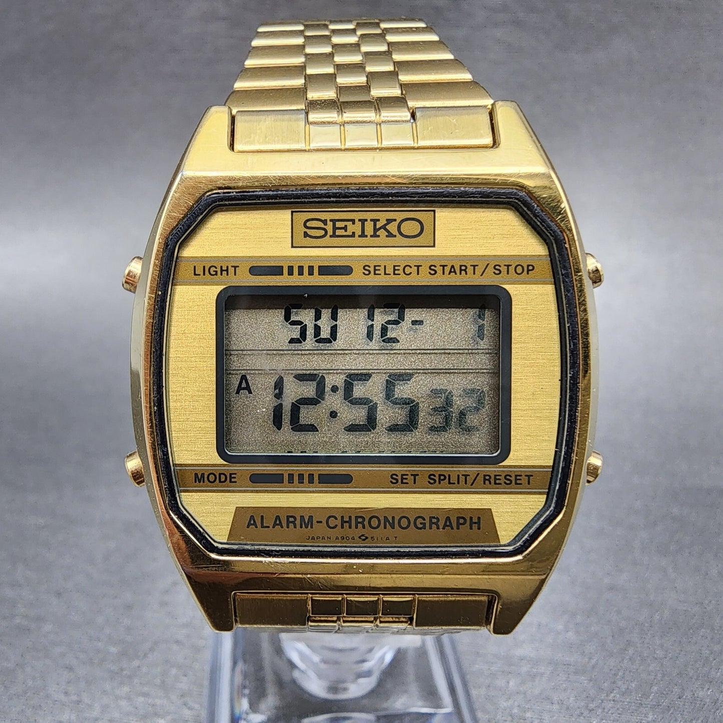 Seiko Digital Watch Men 33mm LCD Stainless Steel Alarm Chrono A9045199 New Batt0