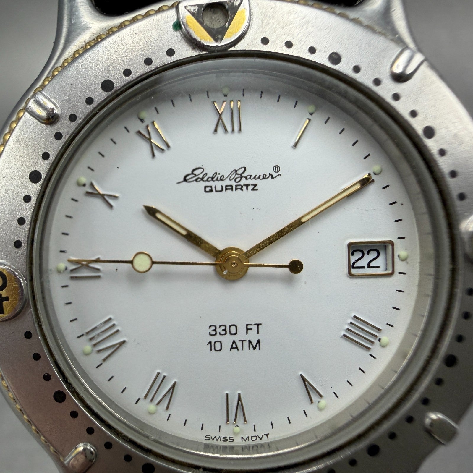 Eddie Bauer Dive Watch Men 36mm White Dial Two Tone Date Round New Battery1