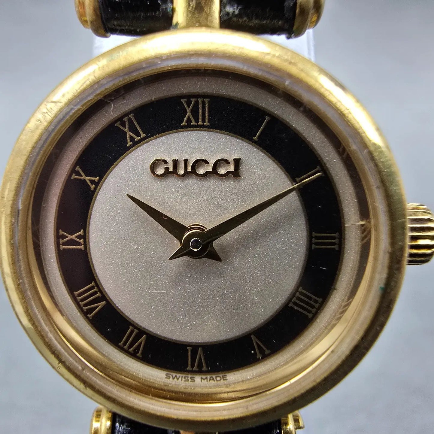 Gucci 2000L Watch Women 22mm Silver Dial Gold Plated Round New Battery Vintage1