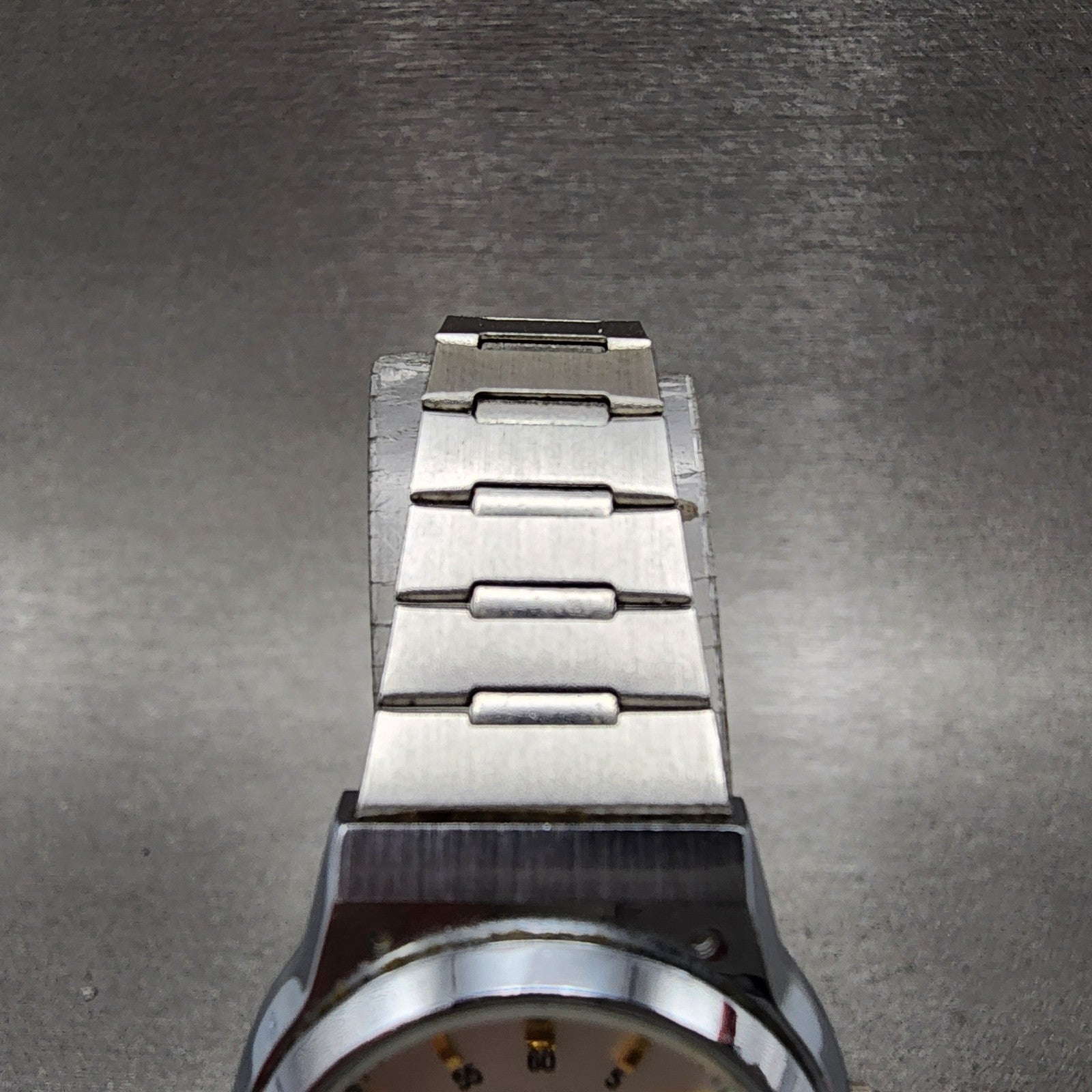 Citizen CQ Watch Women 25mm Silver Dial Silver Tone Daydate 6000074815 New Batt4
