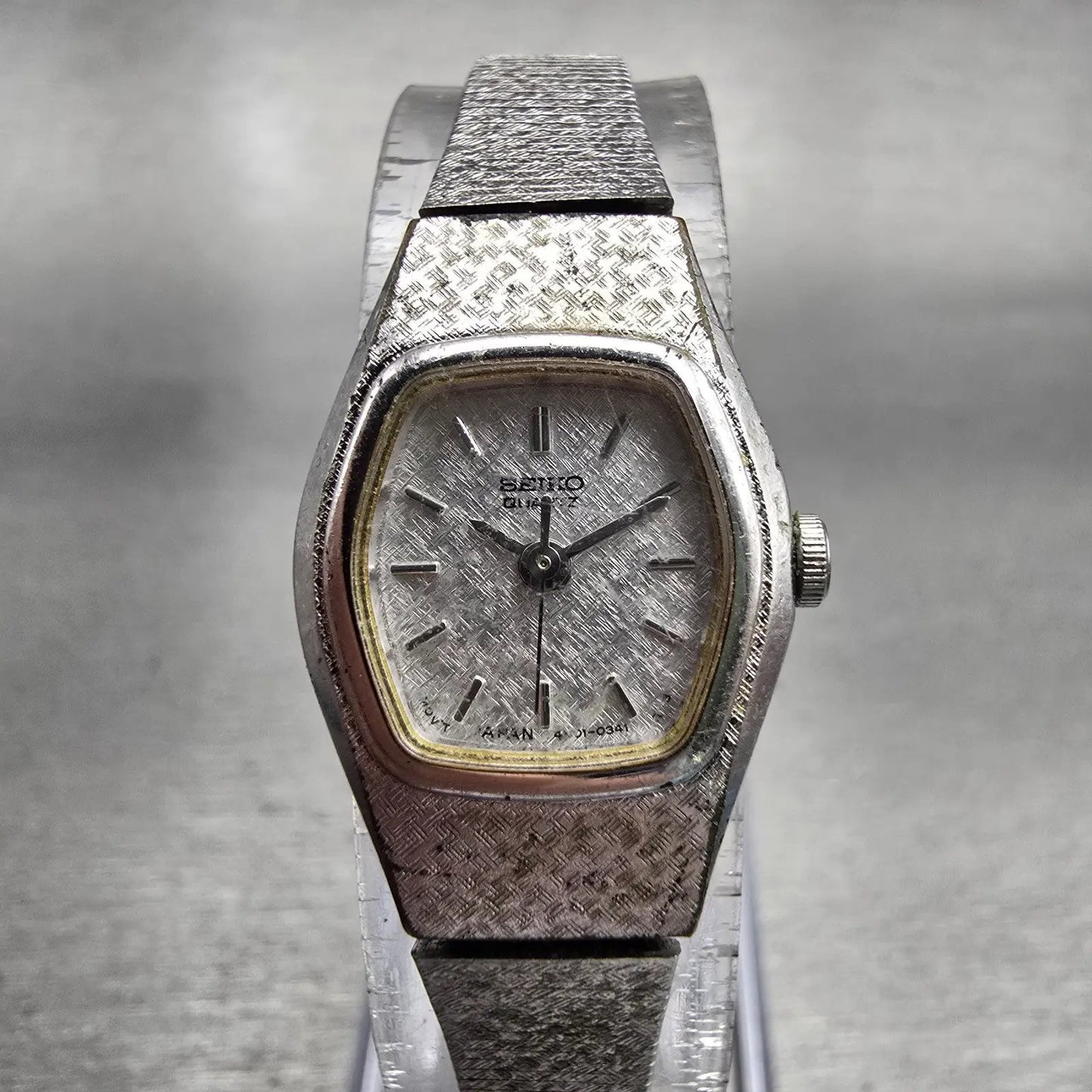 Seiko Watch Women 16mm Silver Dial Silver Tone Oval 4N01-5021 New Battery VTG0