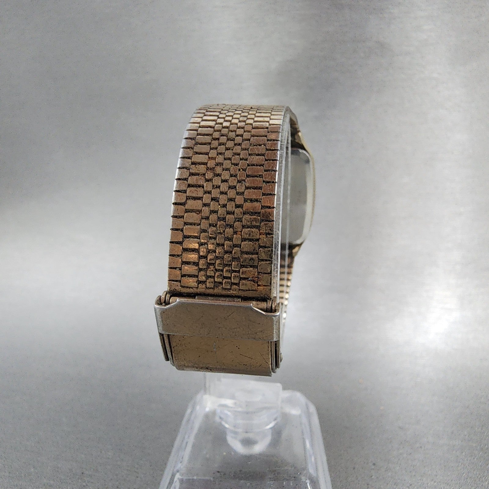 Vega Junction Tank Watch Men 29mm Cream Dial Gold Tone Rectangle New Battery8
