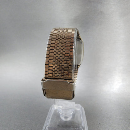 Vega Junction Tank Watch Men 29mm Cream Dial Gold Tone Rectangle New Battery8