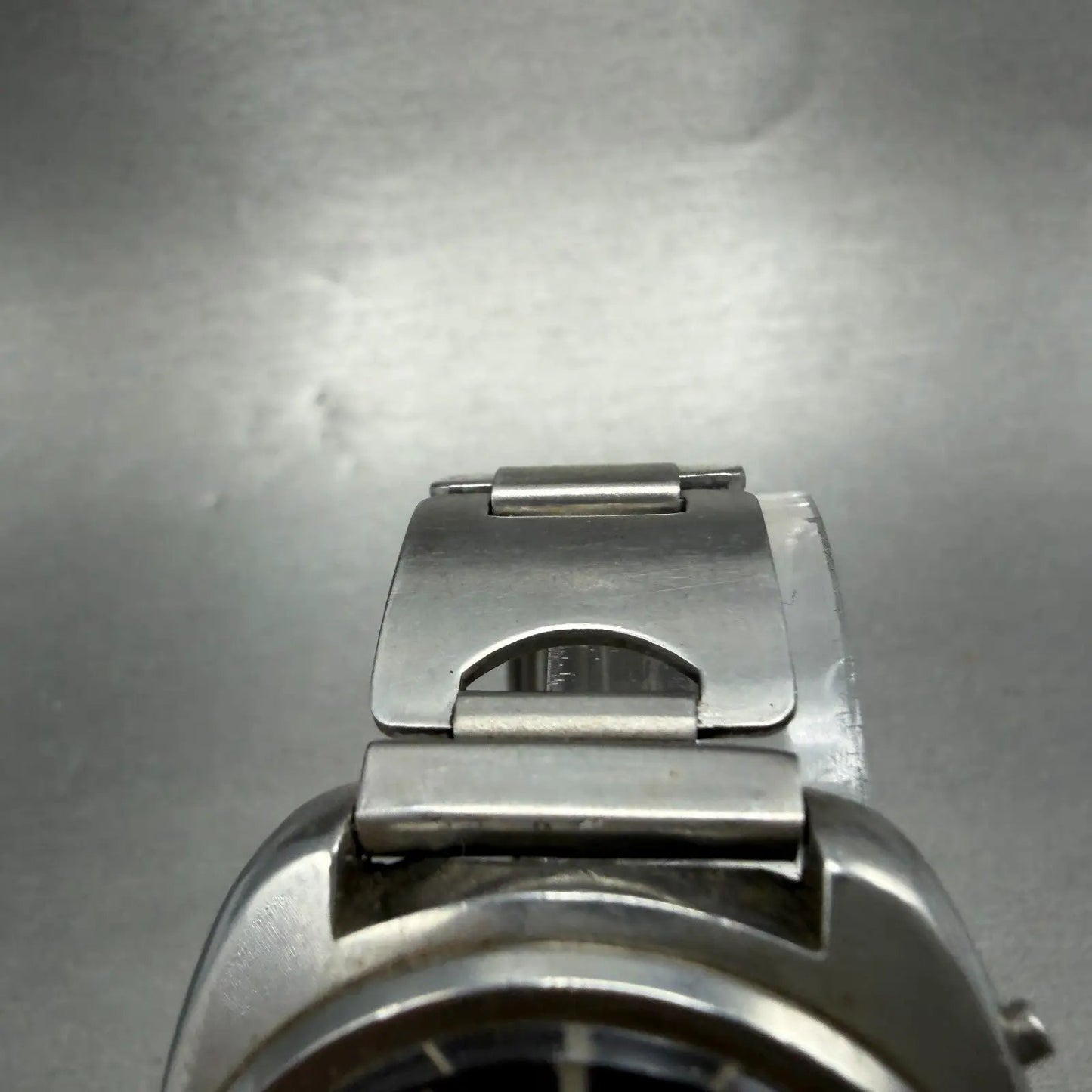 48031418