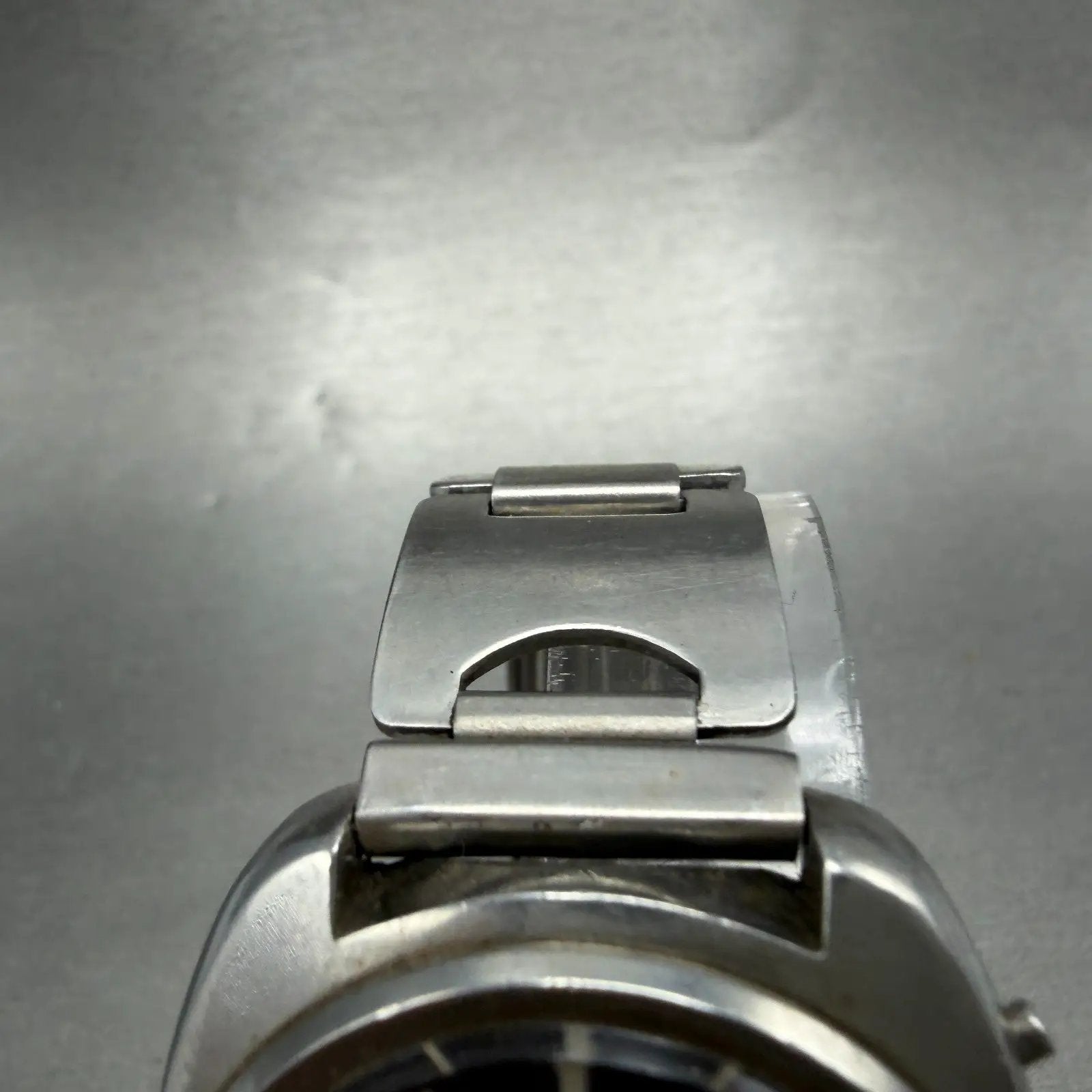 48031418