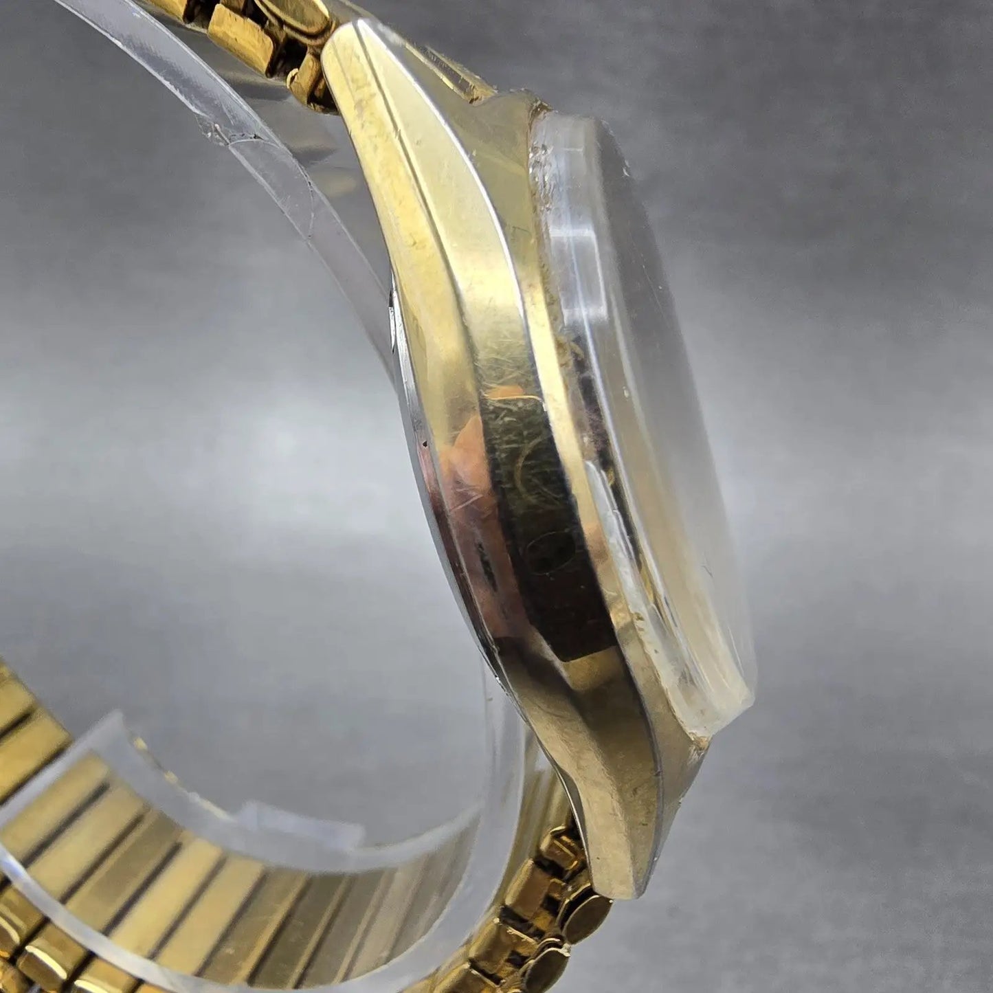 Citizen CQ Watch Men 35mm Black Dial Gold Tone Daydate READ!! 6100-S24876 NewBat3
