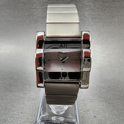 Seiko Watch Women 24mm Silver Dial Silver Tone Rectangle 4N007059 New battery0