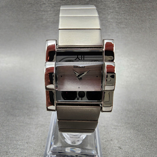 Seiko Watch Women 24mm Silver Dial Silver Tone Rectangle 4N007059 New battery0