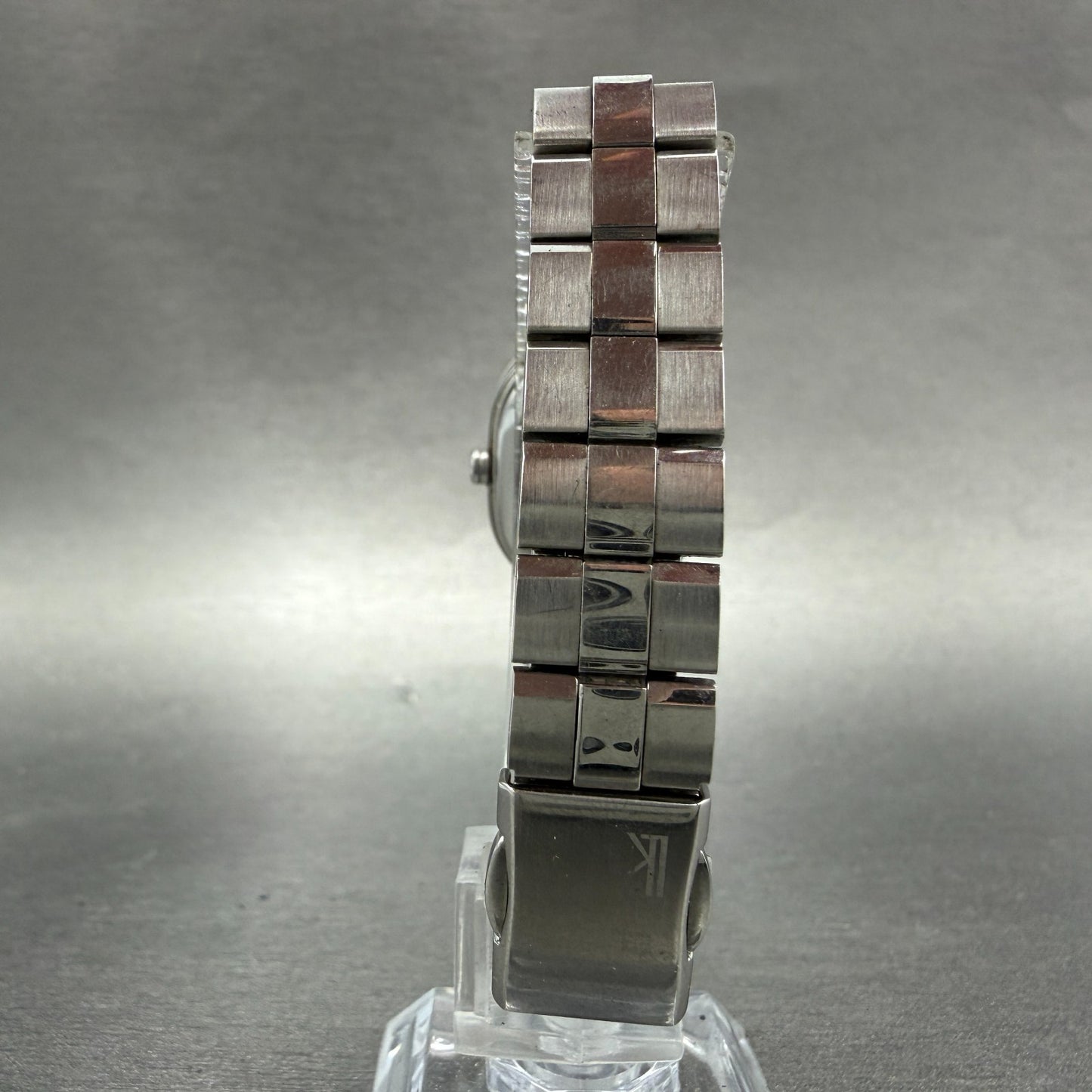 Seiko Lukia Watch Women 21mm Red Dial Silver Tone Oval 1F21-0AZ0 New Battery7