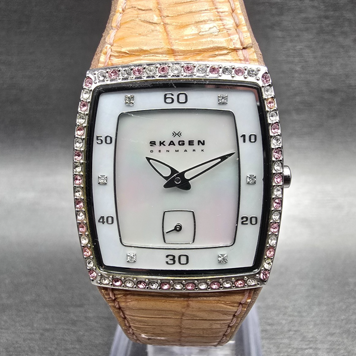 Skagen Watch Women 27mm MOP Dial Silver Tone Gemmed 384SSLP8A New Battery0