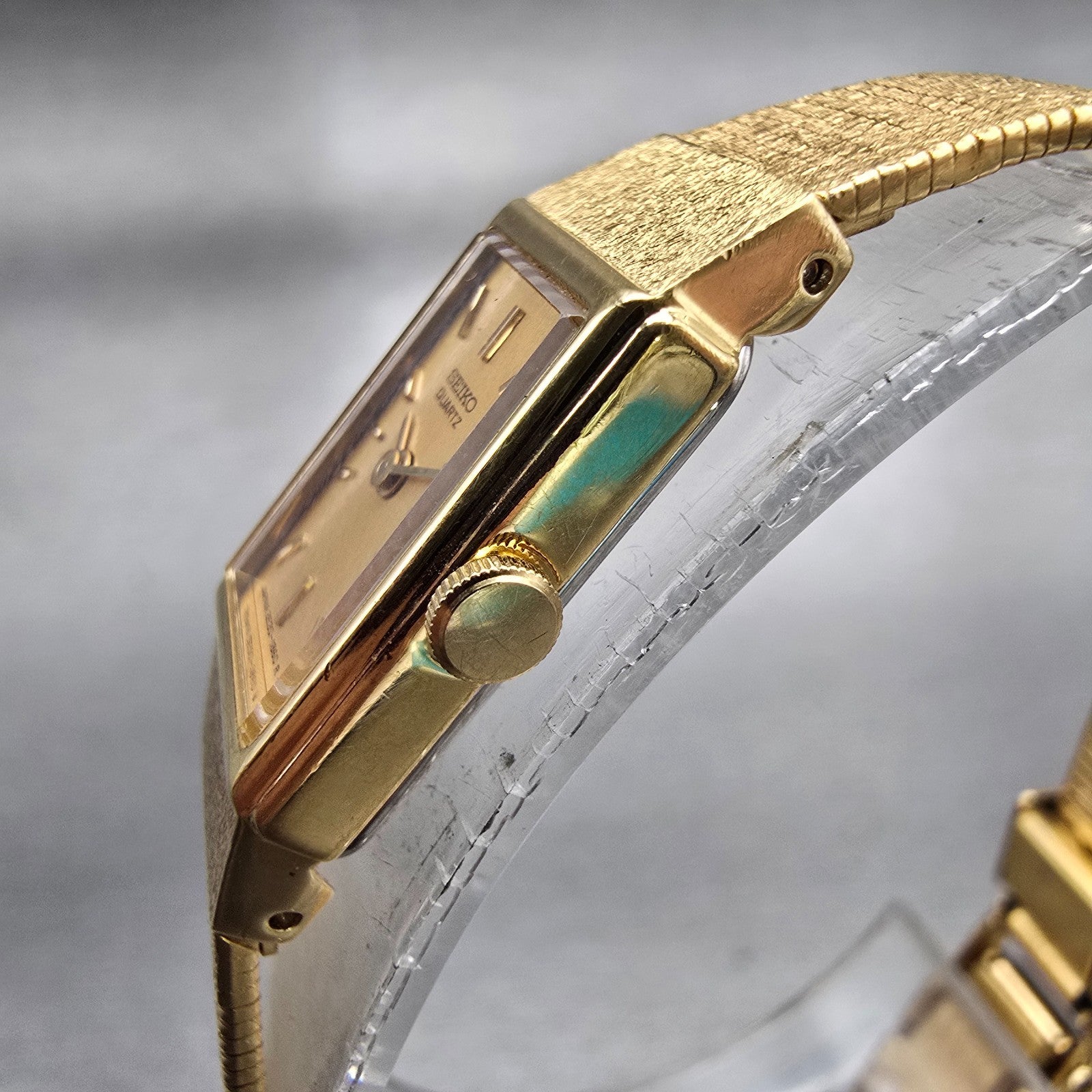 Seiko Watch Women 12mm Gold Dial Gold Tone Rectangle 2E20-6479 New Battery VTG2