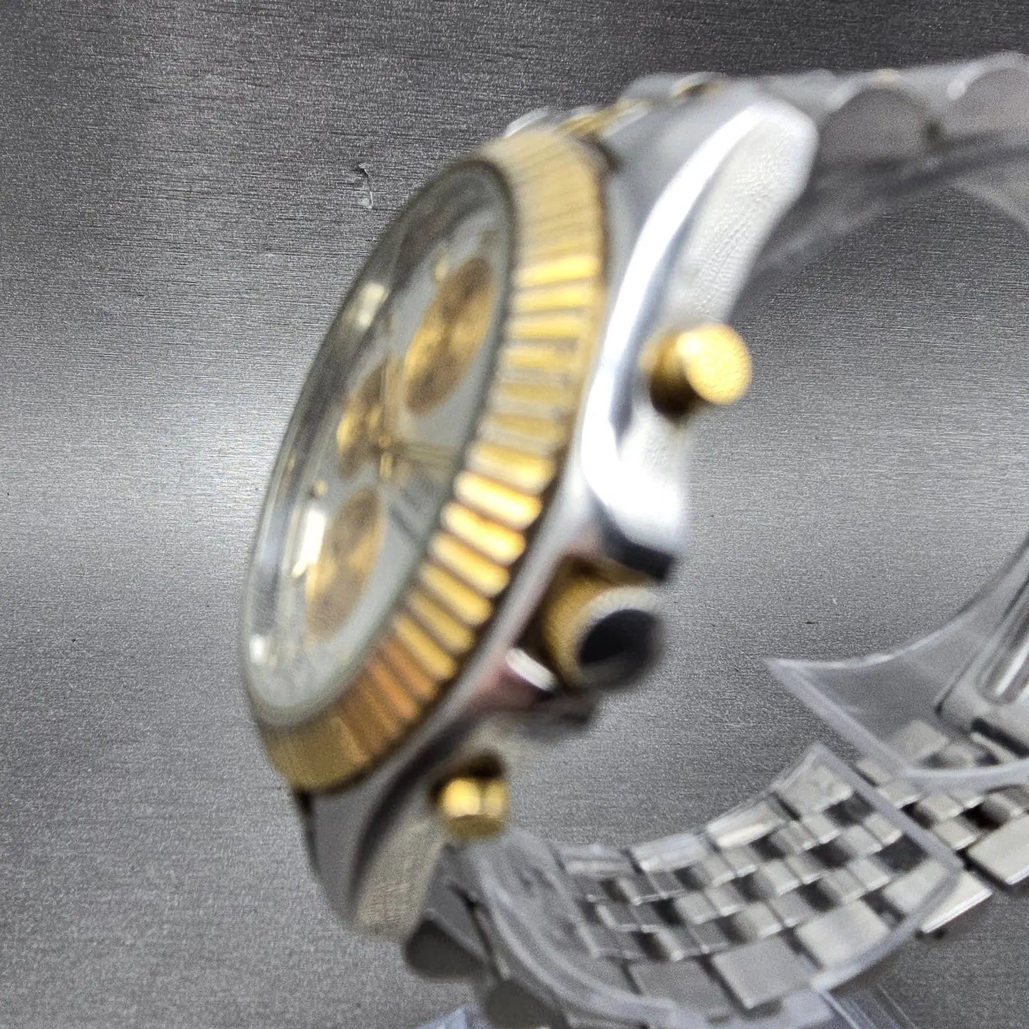 Citizen Chronograph Watch Men 38mm Silver Dial Two Tone Date 0510-C50031 New Bat2