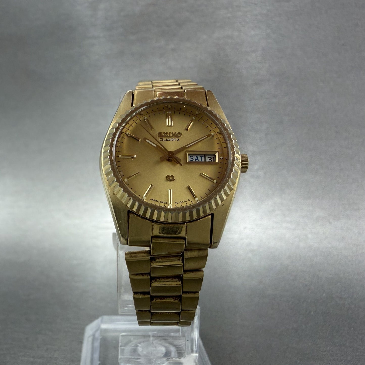Seiko SQ Watch Women 24mm Champagne Dial Gold Tone Daydate 3e230a69 New Battery5