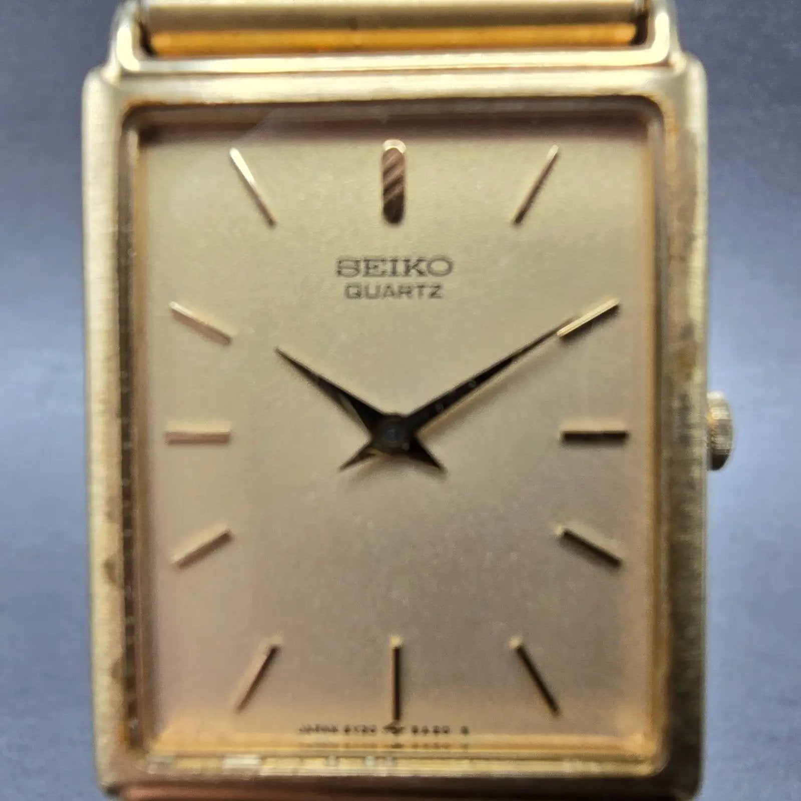 Seiko Tank Watch Men 25mm Gold Dial Gold Tone Rectangle 5Y30-5A09 PARTS Vintage2