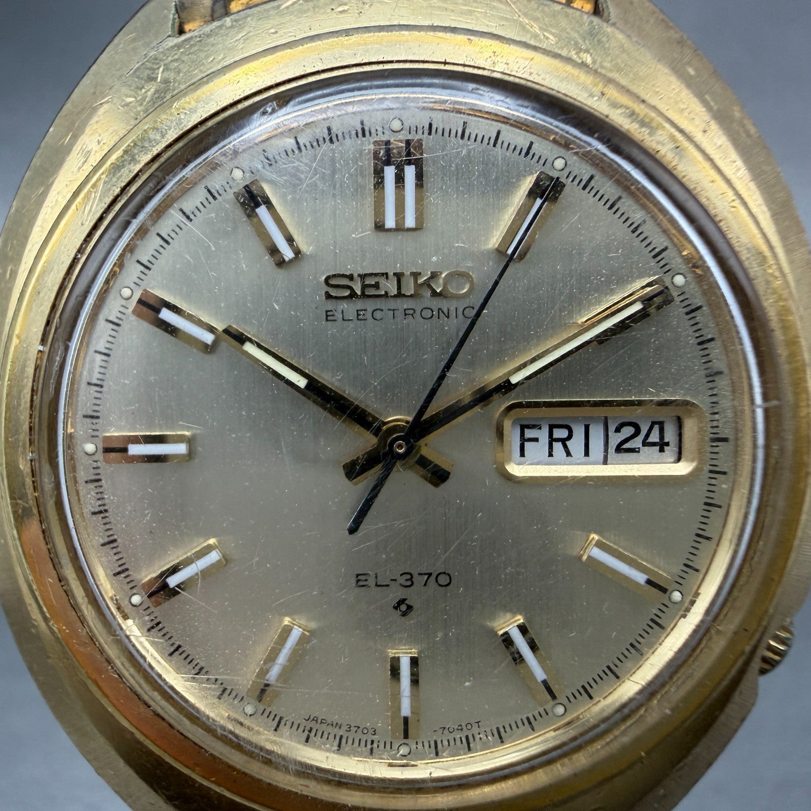 Seiko Electronic EL-370 Watch Men 38mm Champagne Dial Gold Tone Daydate New Batt1