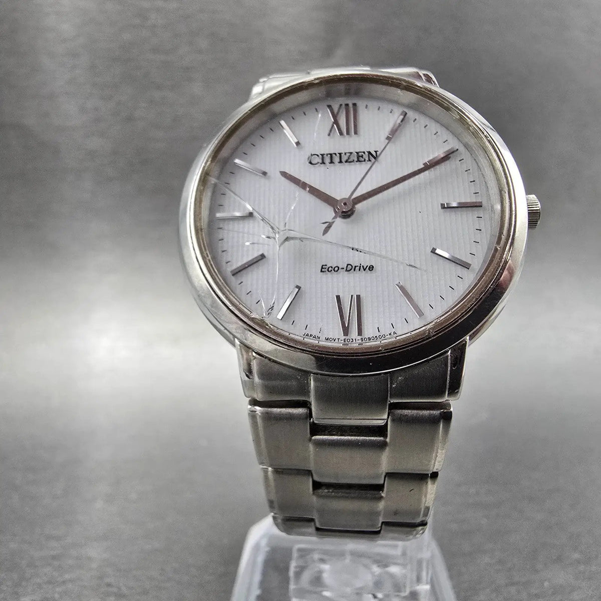 Citizen Eco-Drive Watch Men 35mm White Dial Silver E031-S060168 Round Runs JDM6
