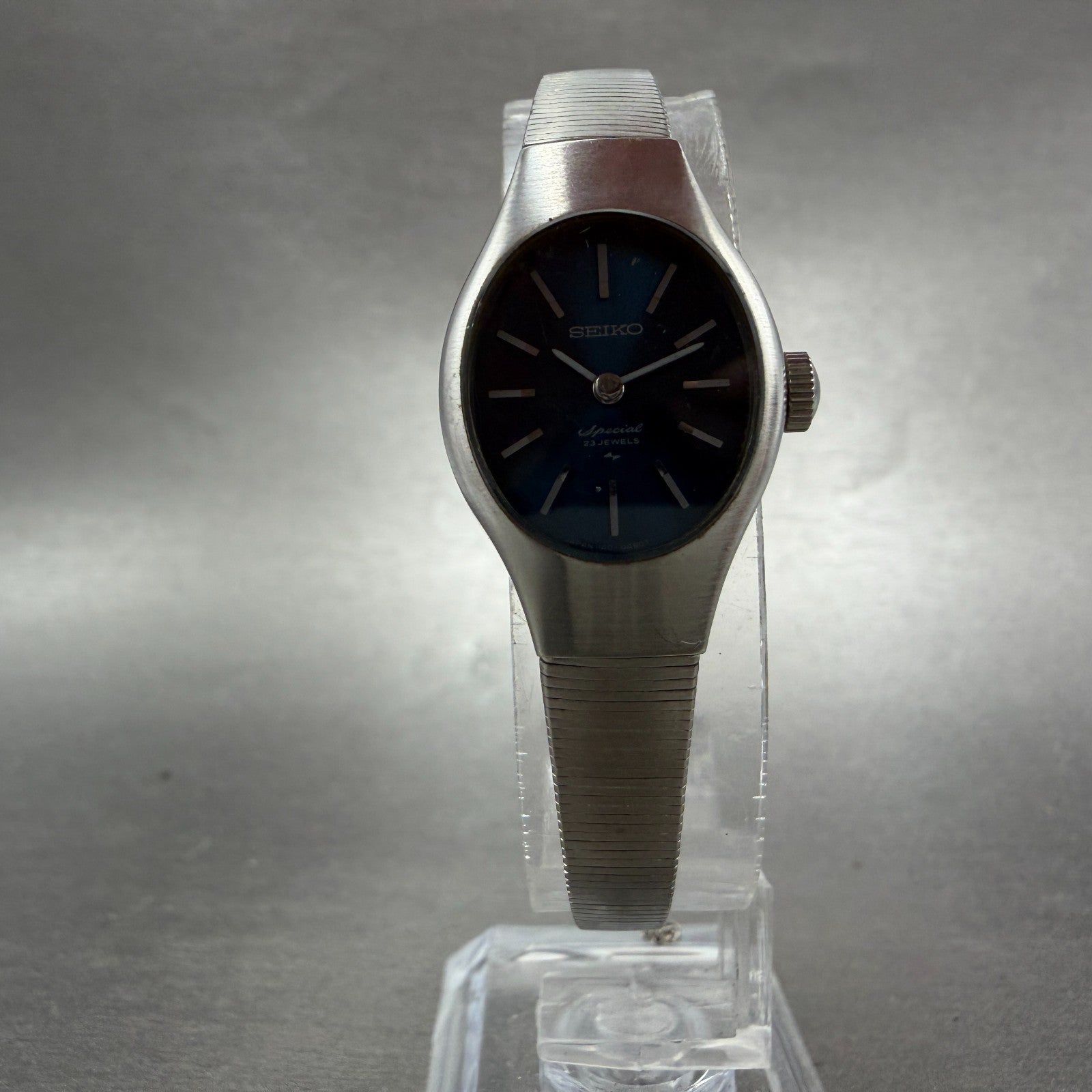 Seiko Special Watch Women 19mm Blue Dial Silver Tone Oval 1140-7170 Runs5