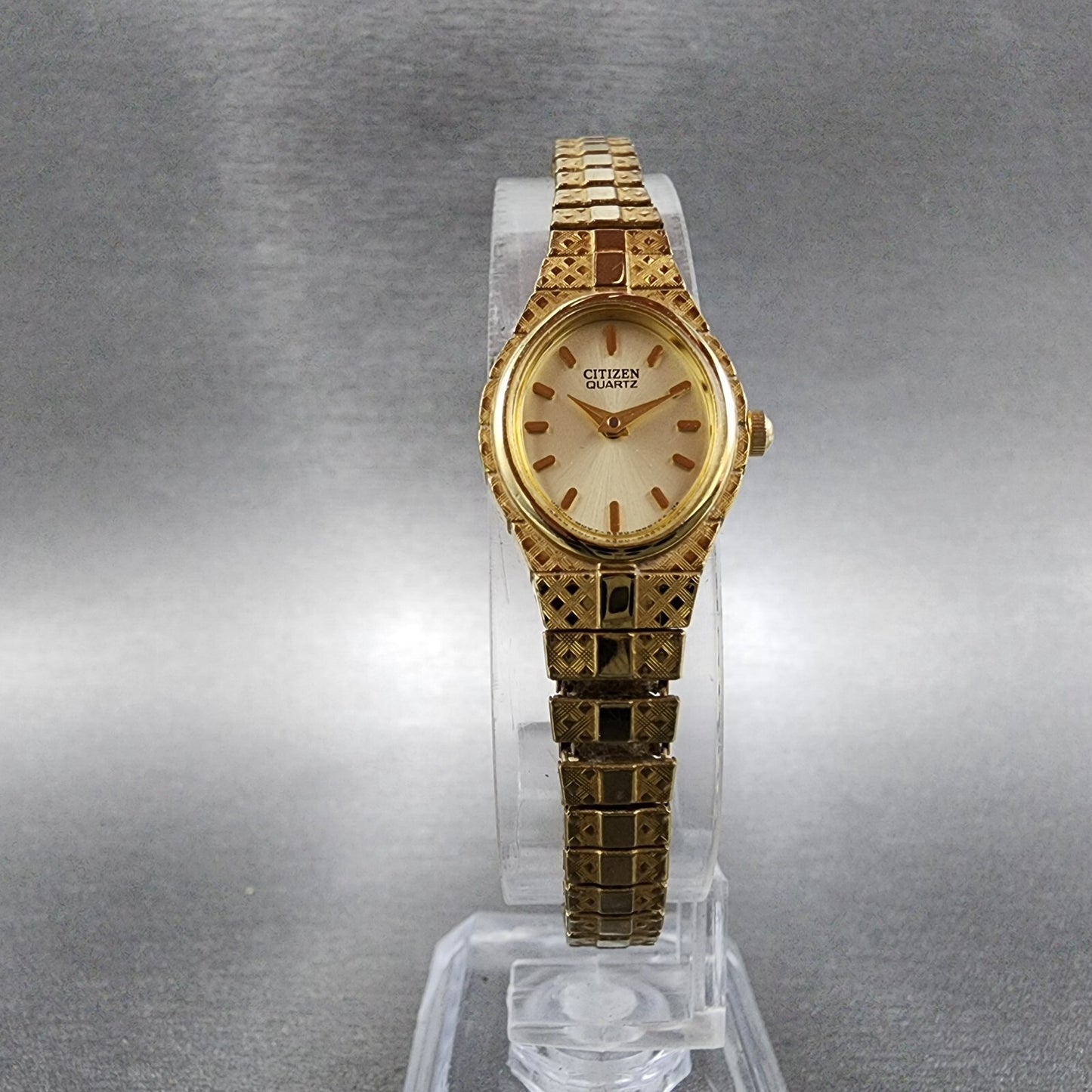 Citizen Watch Women 17mm Champagne Dial Gold Tone Oval 5920S056331 New Battery5