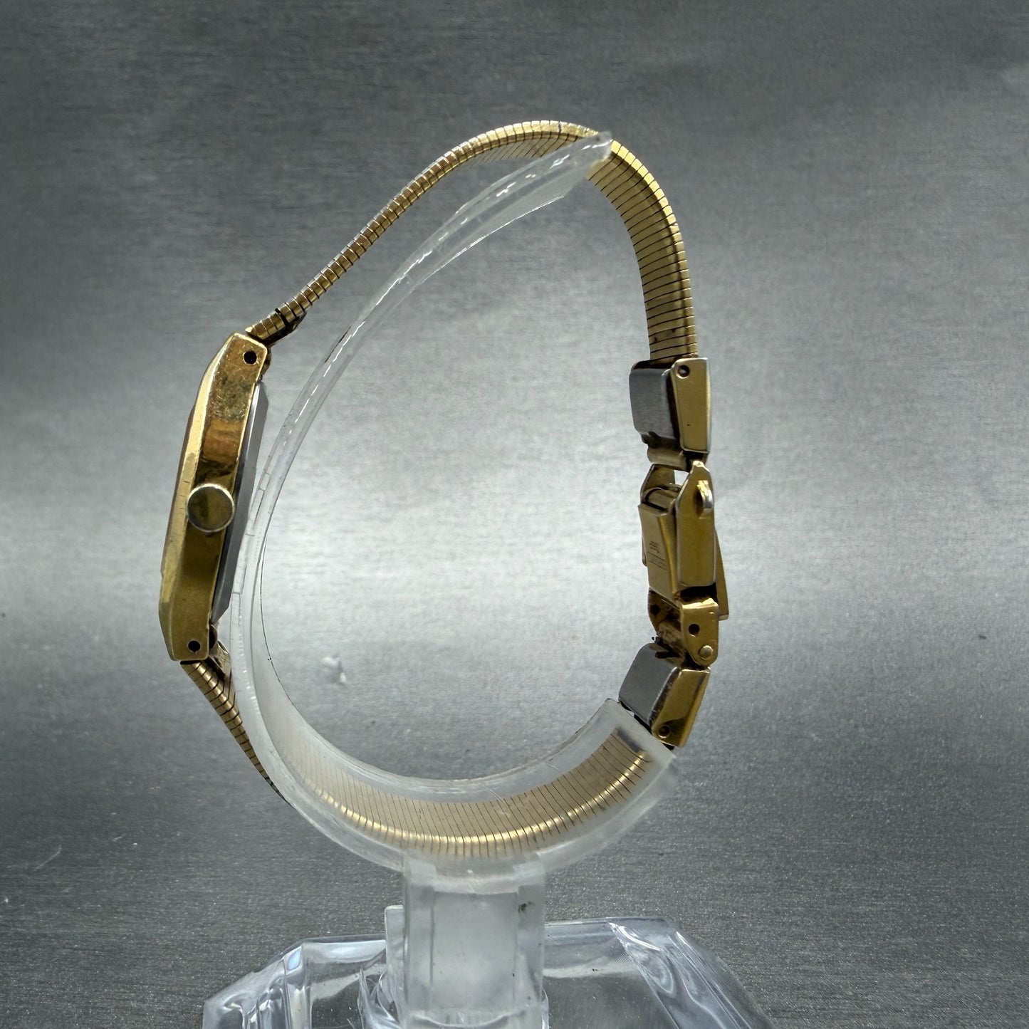 Seiko Watch Women 18mm Champagne Dial Gold Tone Round 1400-8010 New Battery VTG6