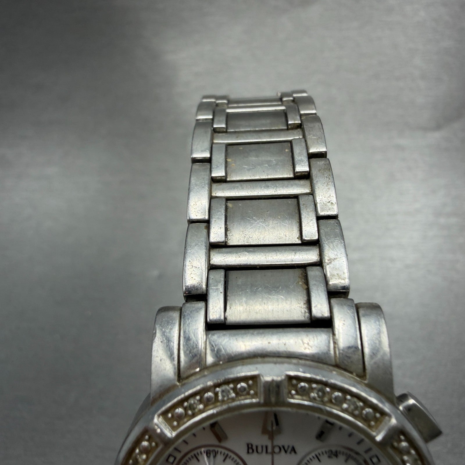 Bulova Chronograph Watch Women 30mm White Dial Silver Tone Date 96R19 New BattVE4