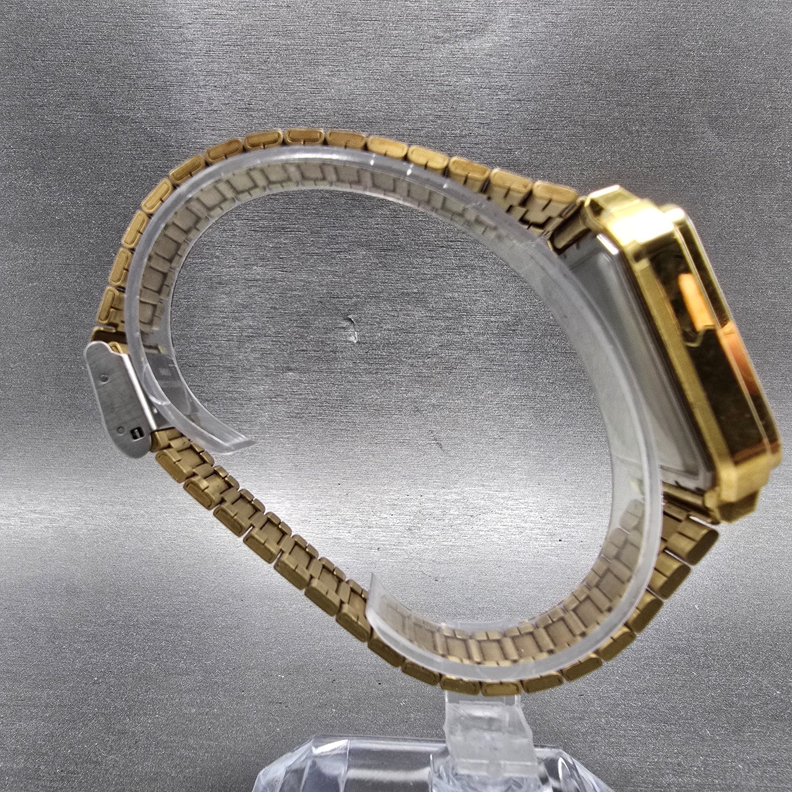 Casio A120WE Watch Men 33mm Gold Dial Gold Tone Alarm Chronograph New Battery8