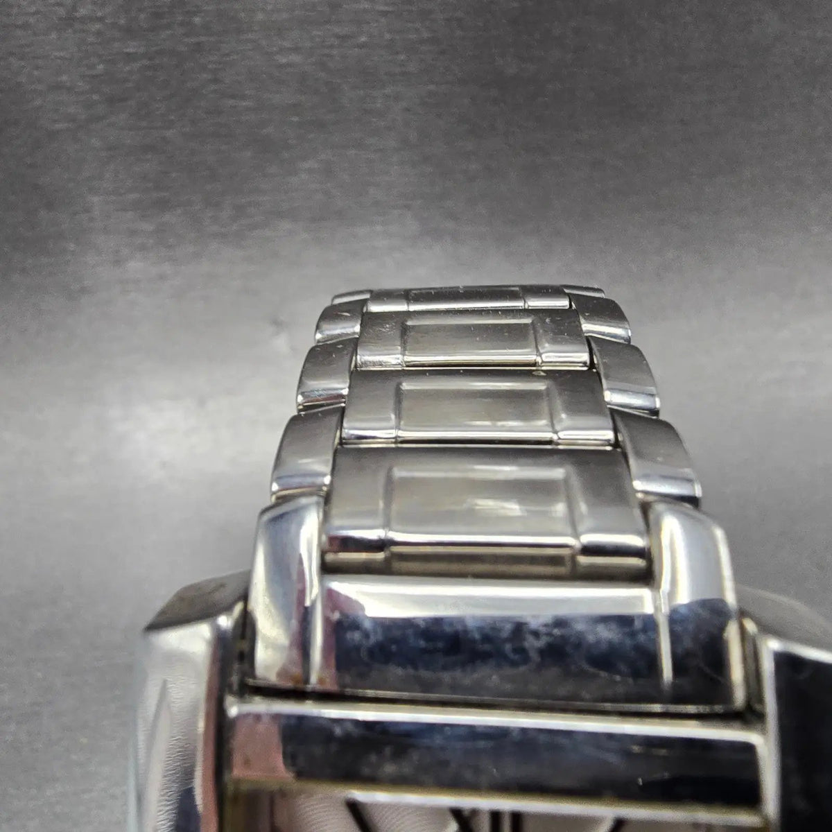Guess Chronograph Watch Men 32mm White Dial Silver Date Rectangle New Battery4