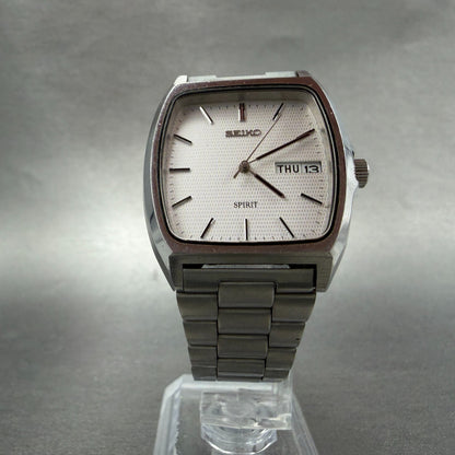 Seiko Spirit Watch Men 32mm Silver Dial Silver Tone Daydate 7N43-5040 PARTS VTG6