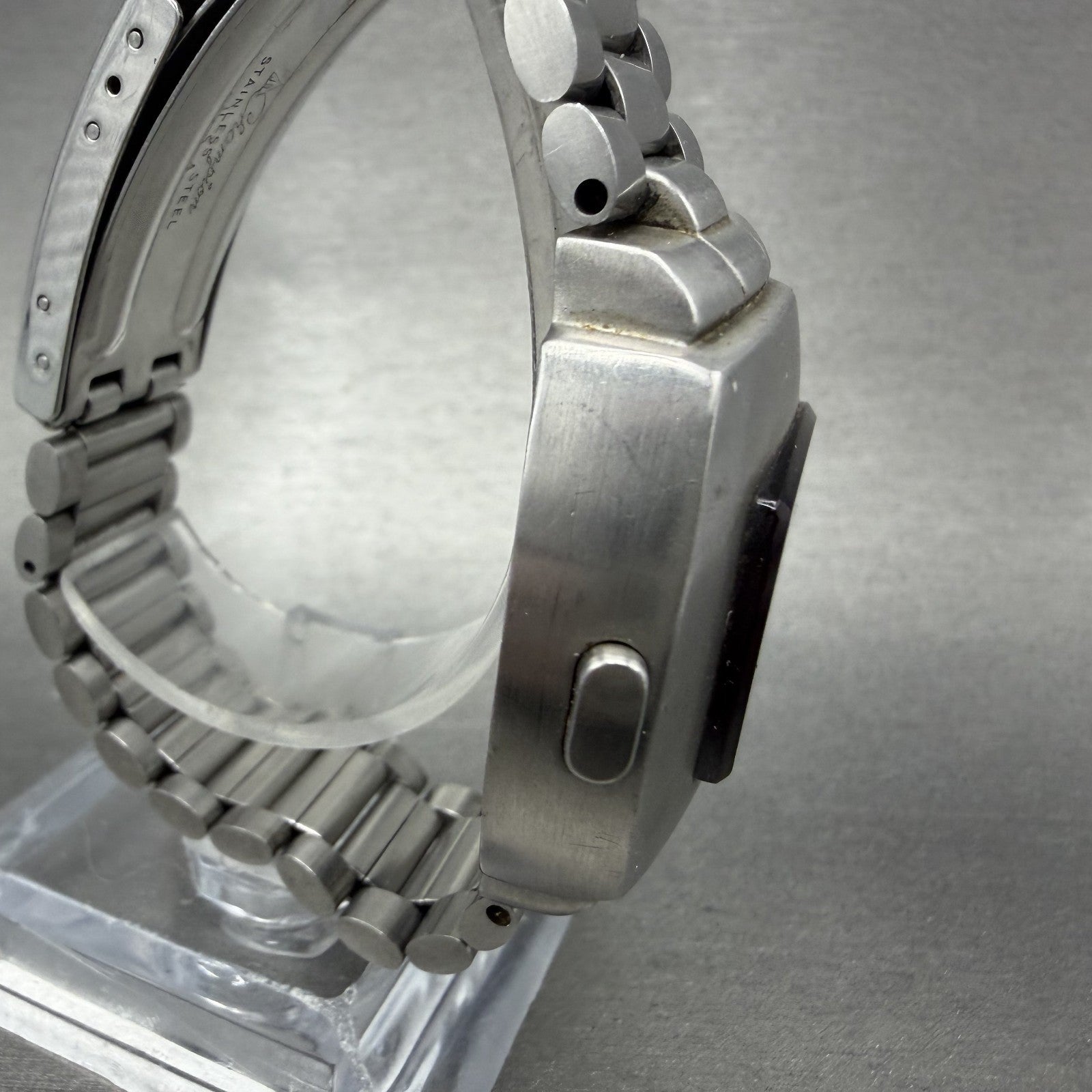 Pulsar P4 Tiffany & Co Watch Men 40mm RED LED Stainless Steel Vintage PARTS4