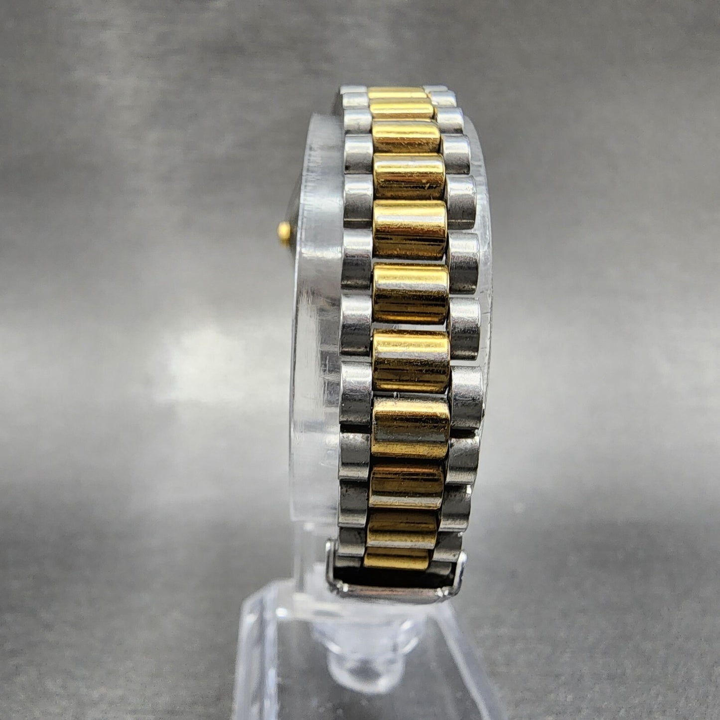 Seiko Watch Women 25mm White Dial Two Tone daydate Round 7n830041 New Batt B1237
