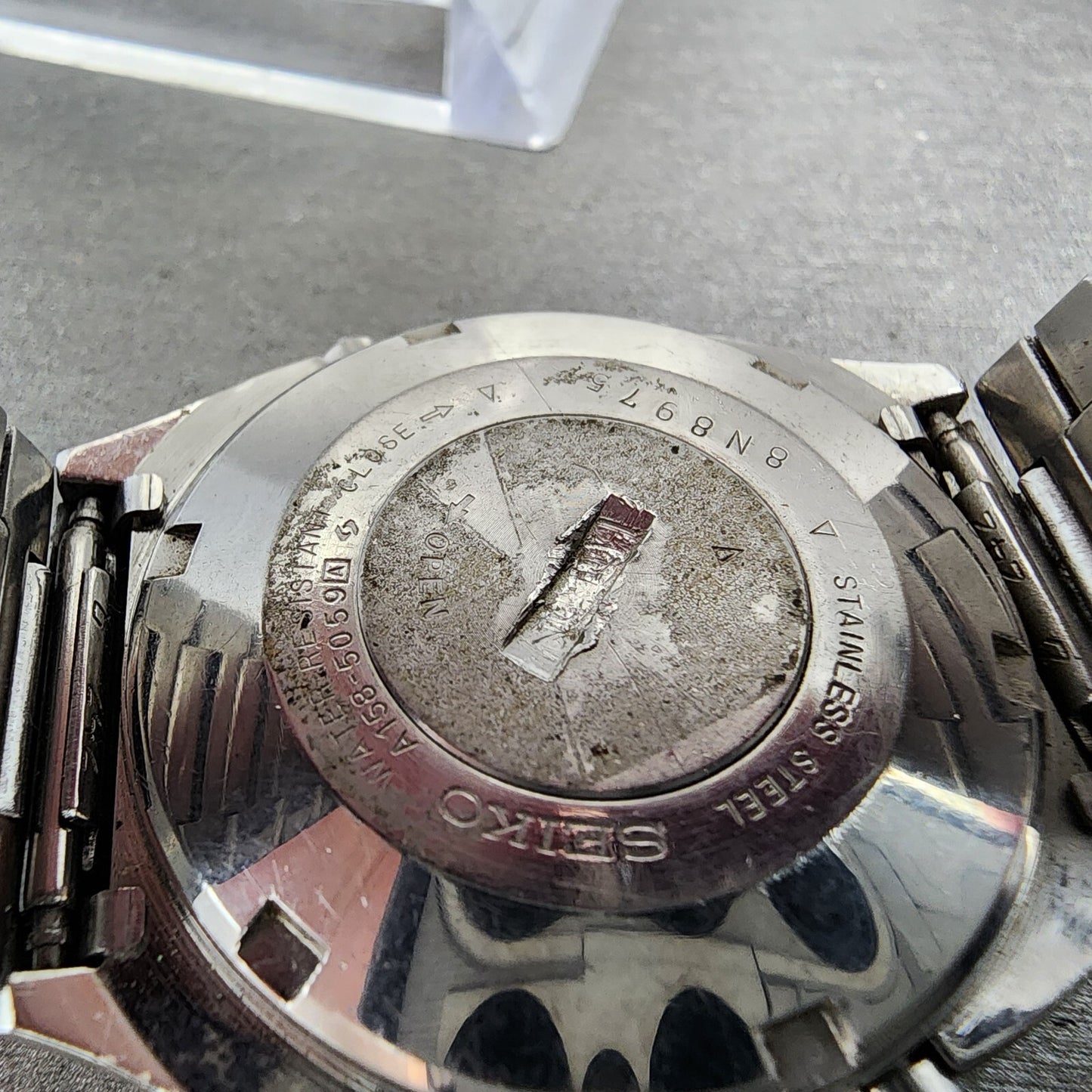 Seiko Digital Watch Men 35mm LCD Silver Tone A1585059 PARTS9