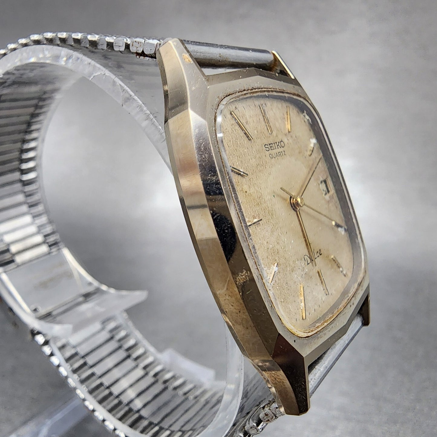 Seiko Dolce Watch Men 29mm Champagne Dial Gold Date Rectangle 9522-5010 PARTS