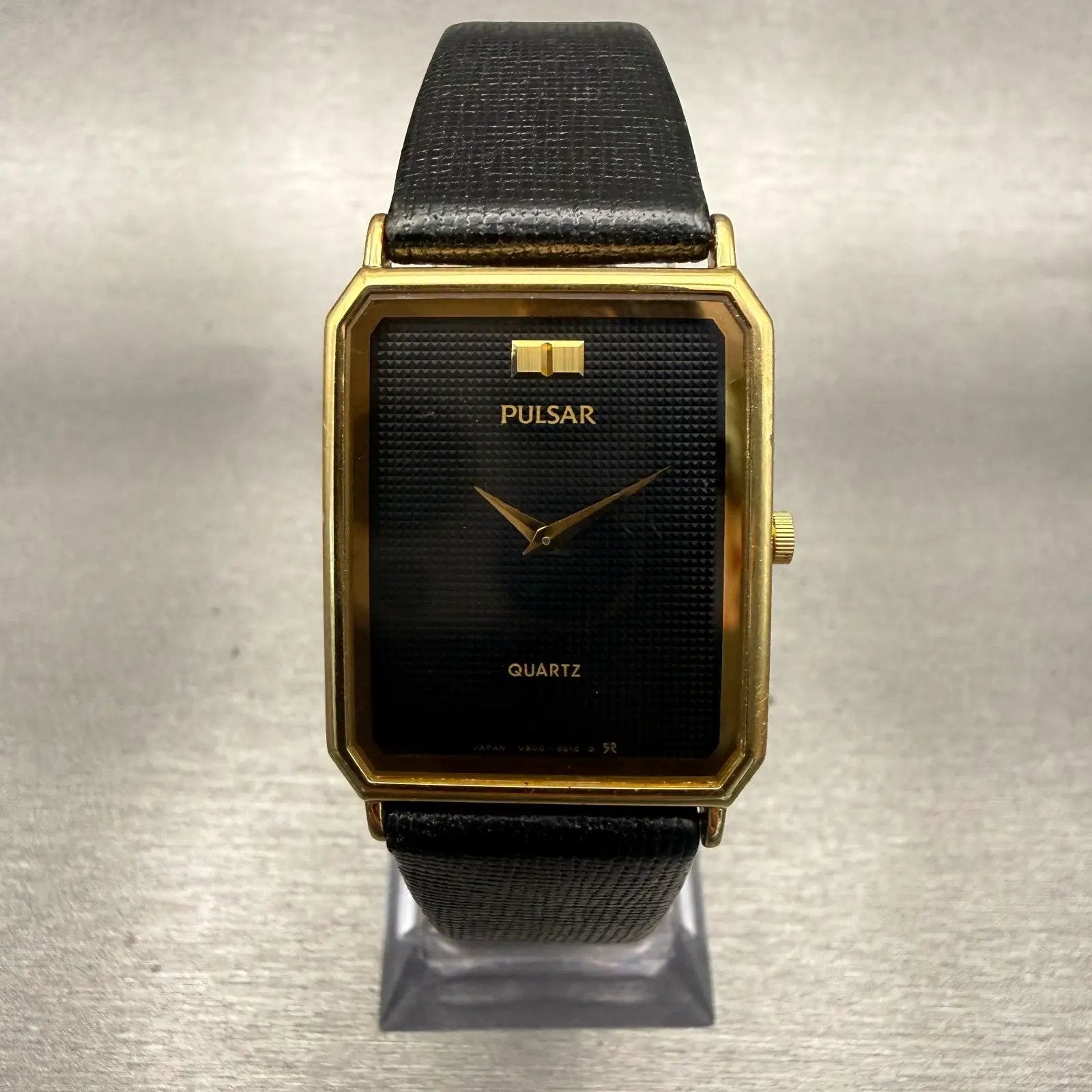 Seiko Pulsar Watch Men 25mm Black Dial Gold Tone Rectangle V800-5000 New Battery0