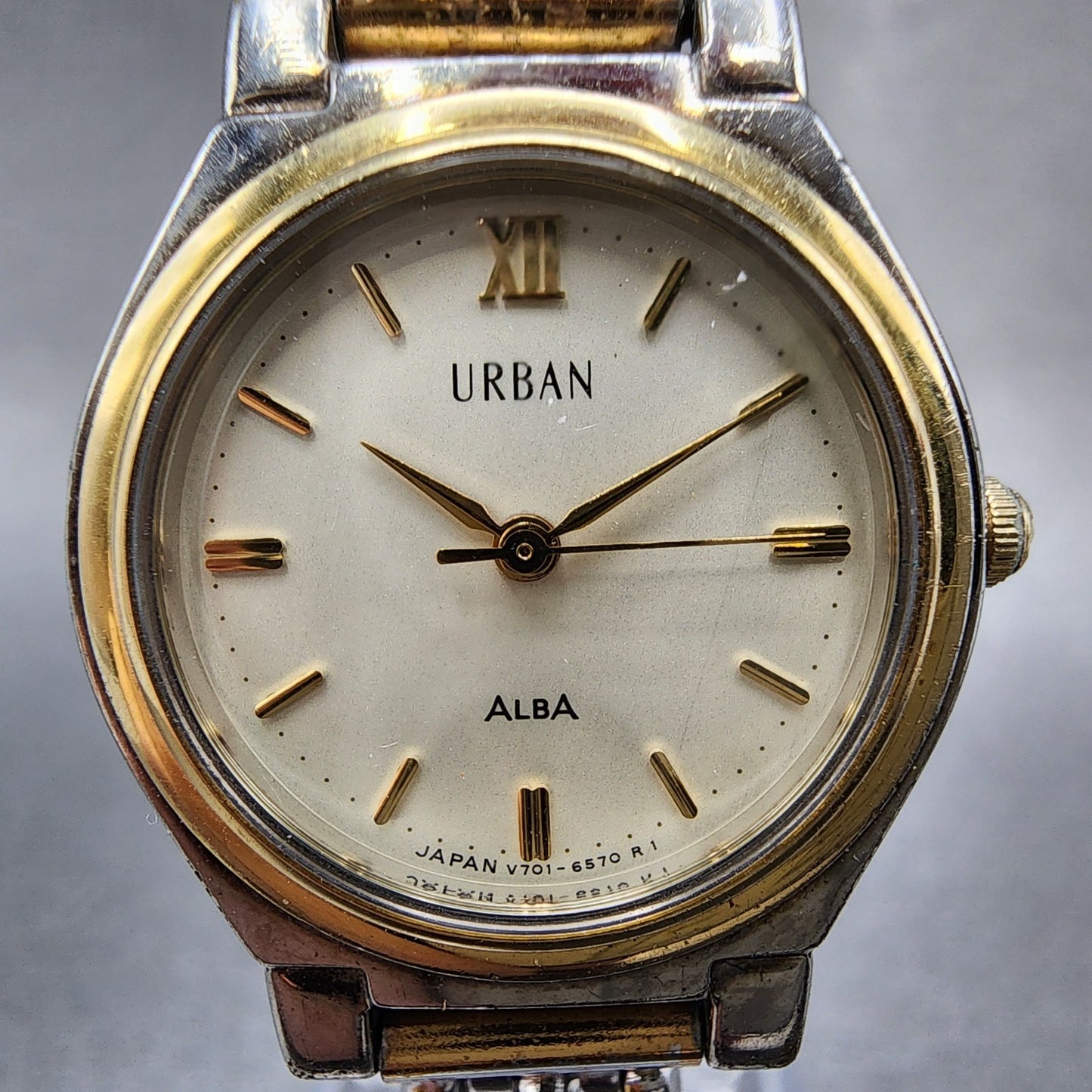 Seiko Alba Urban Watch Women 24mm Silver Dial Two Tone V7016460 New Battery1