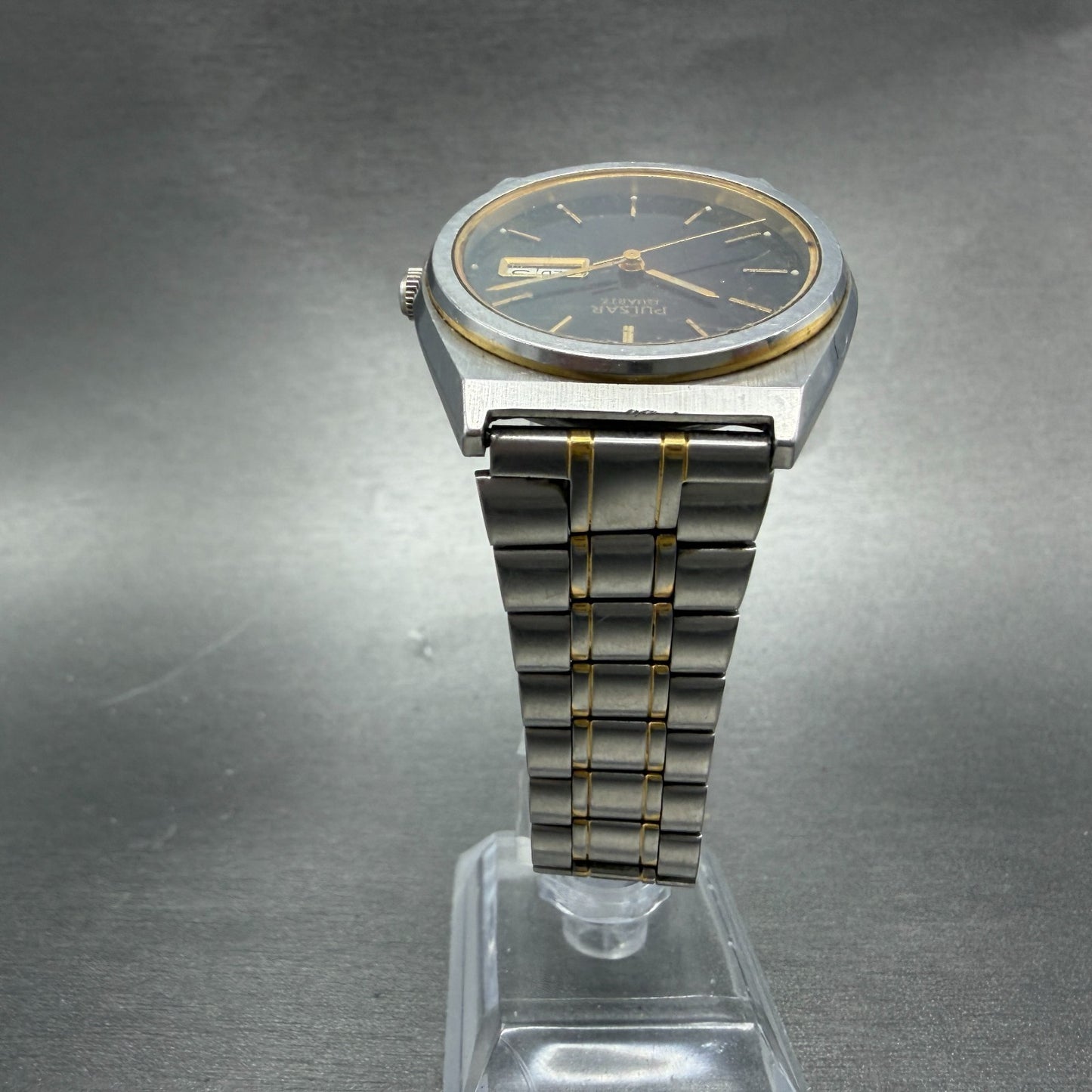 Pulsar Watch Men 37mm Black Dial Two Tone Daydate V733-X004 Round New Battery 27